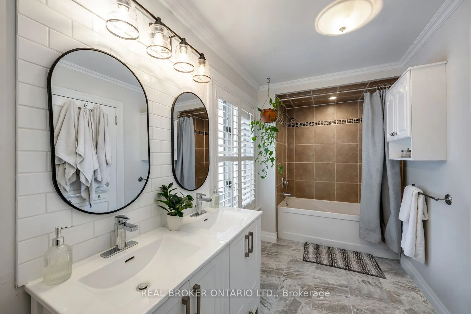 18 Concession Street W