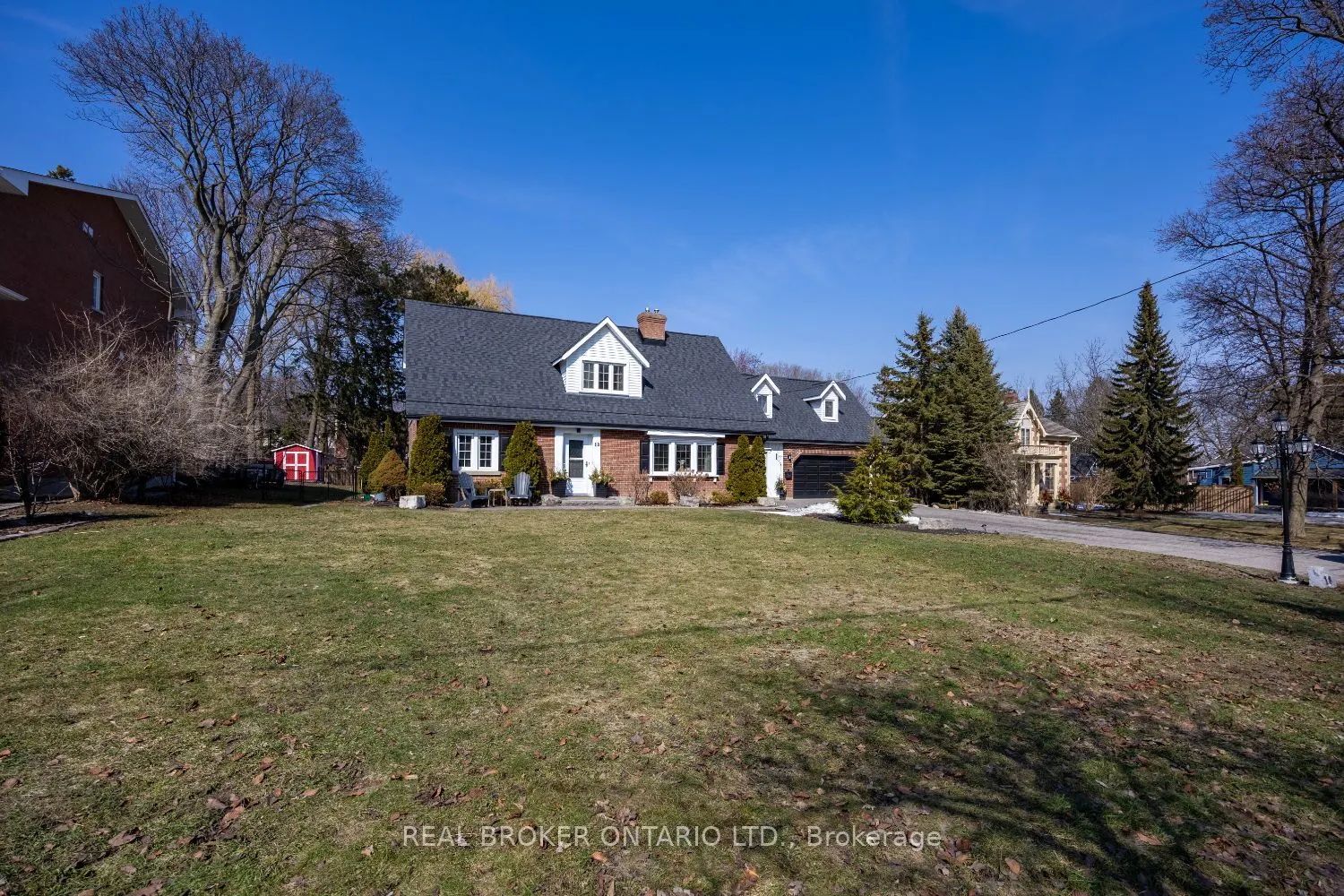 18 Concession Street W