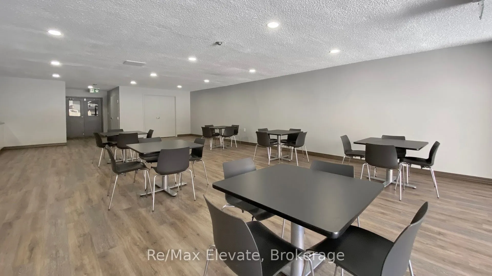 4060 Lawrence Avenue E #204