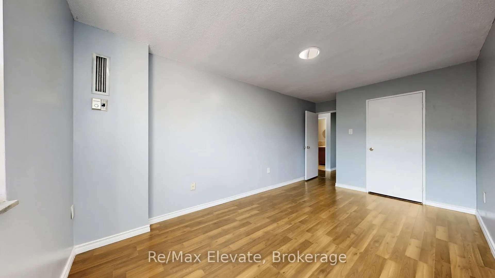 4060 Lawrence Avenue E #204