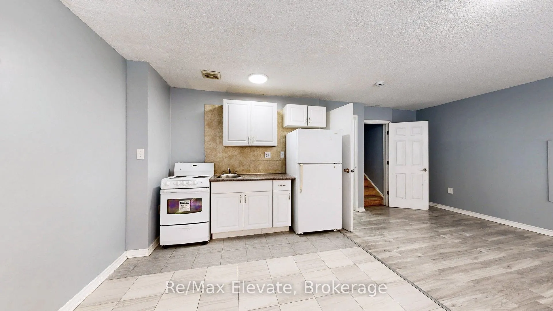 4060 Lawrence Avenue E #204
