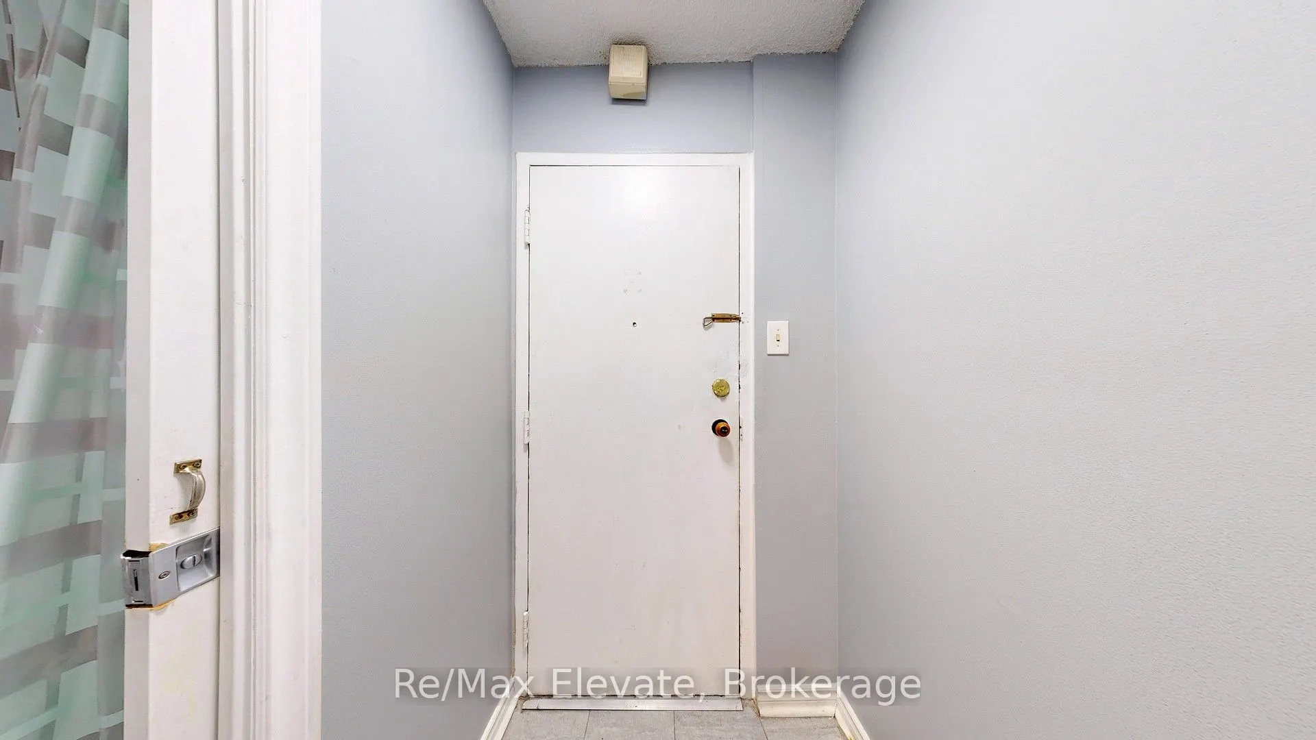 4060 Lawrence Avenue E #204
