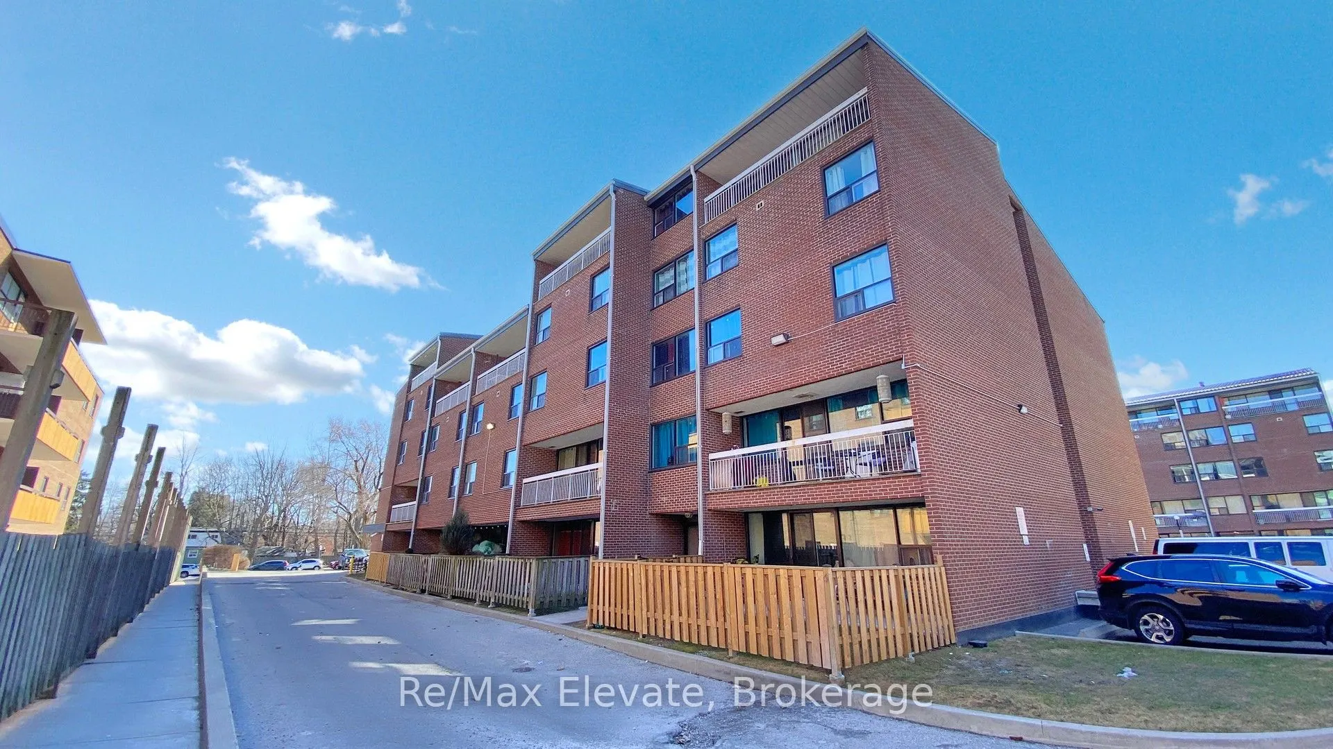 4060 Lawrence Avenue E #204