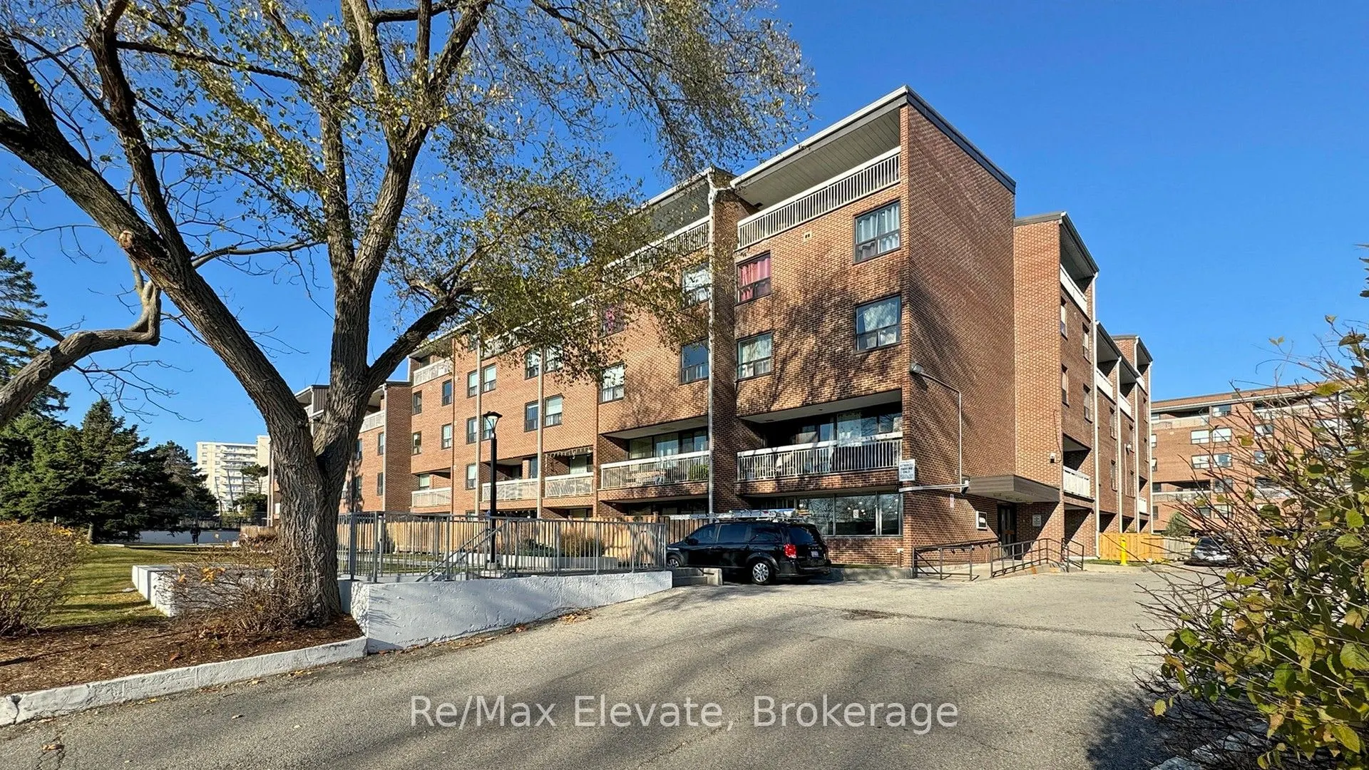 4060 Lawrence Avenue E #204
