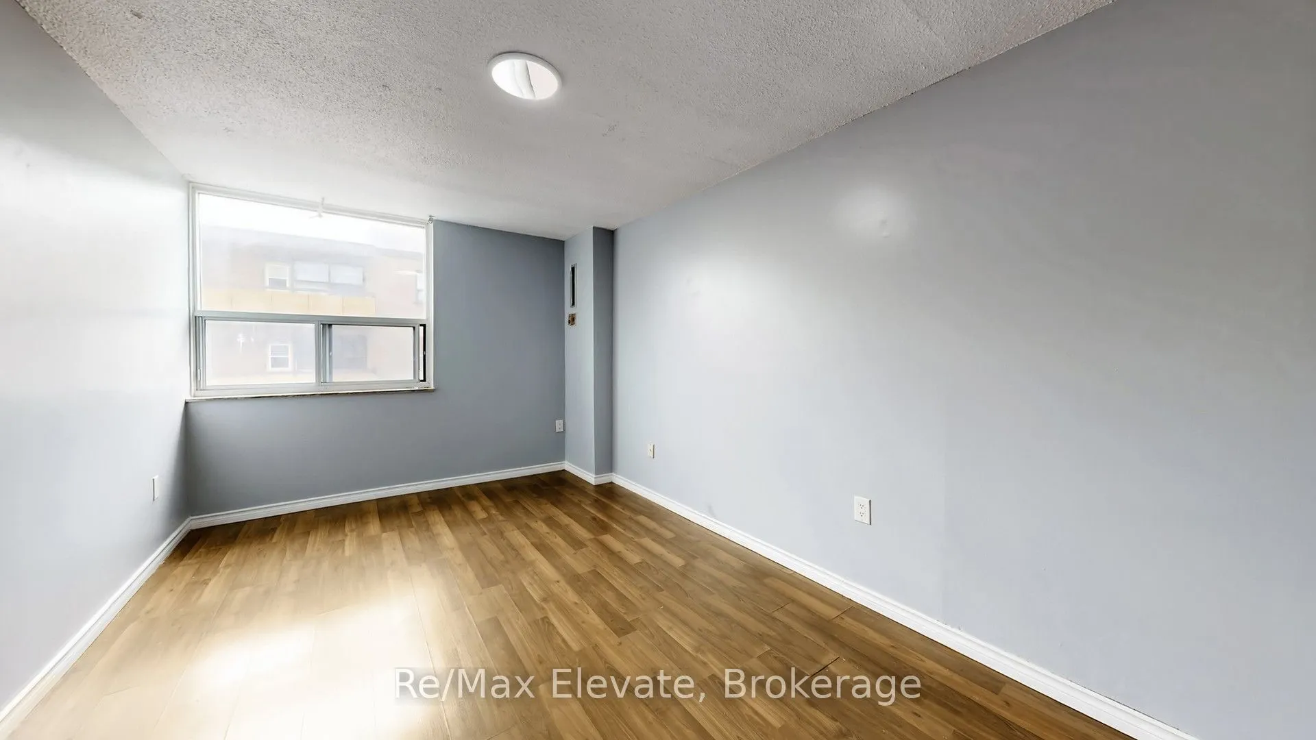 4060 Lawrence Avenue E #204