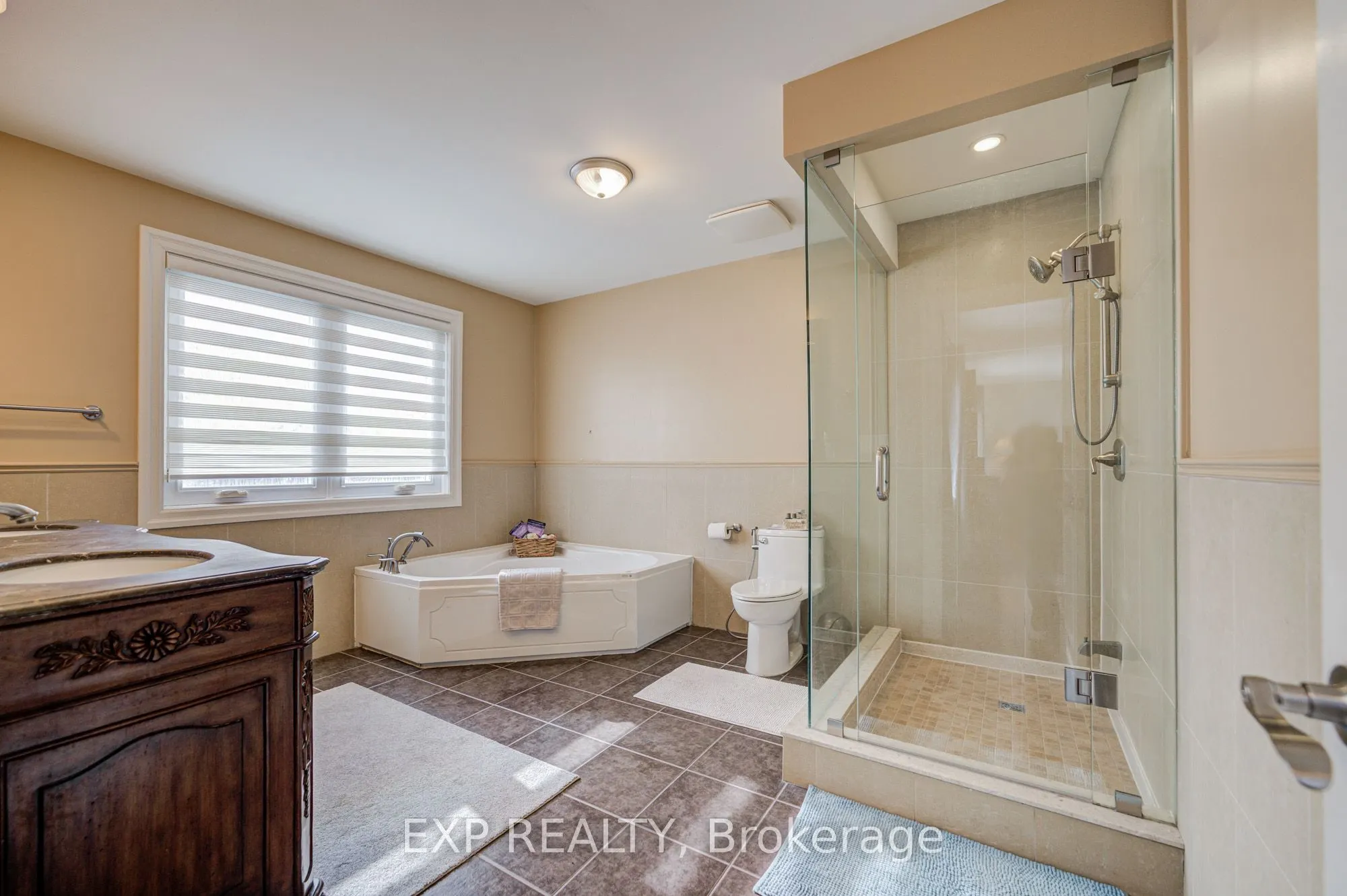 11 Bellvare Crescent