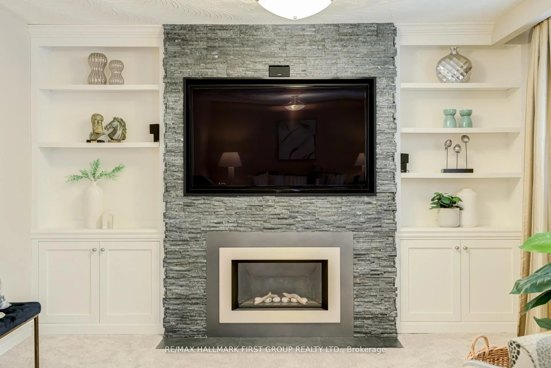 520 McLeod Crescent