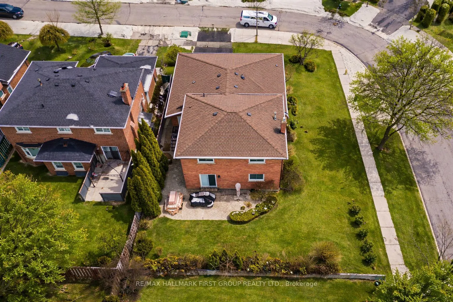 520 McLeod Crescent