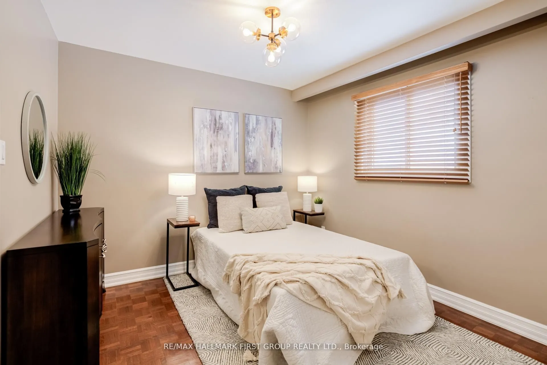 520 McLeod Crescent