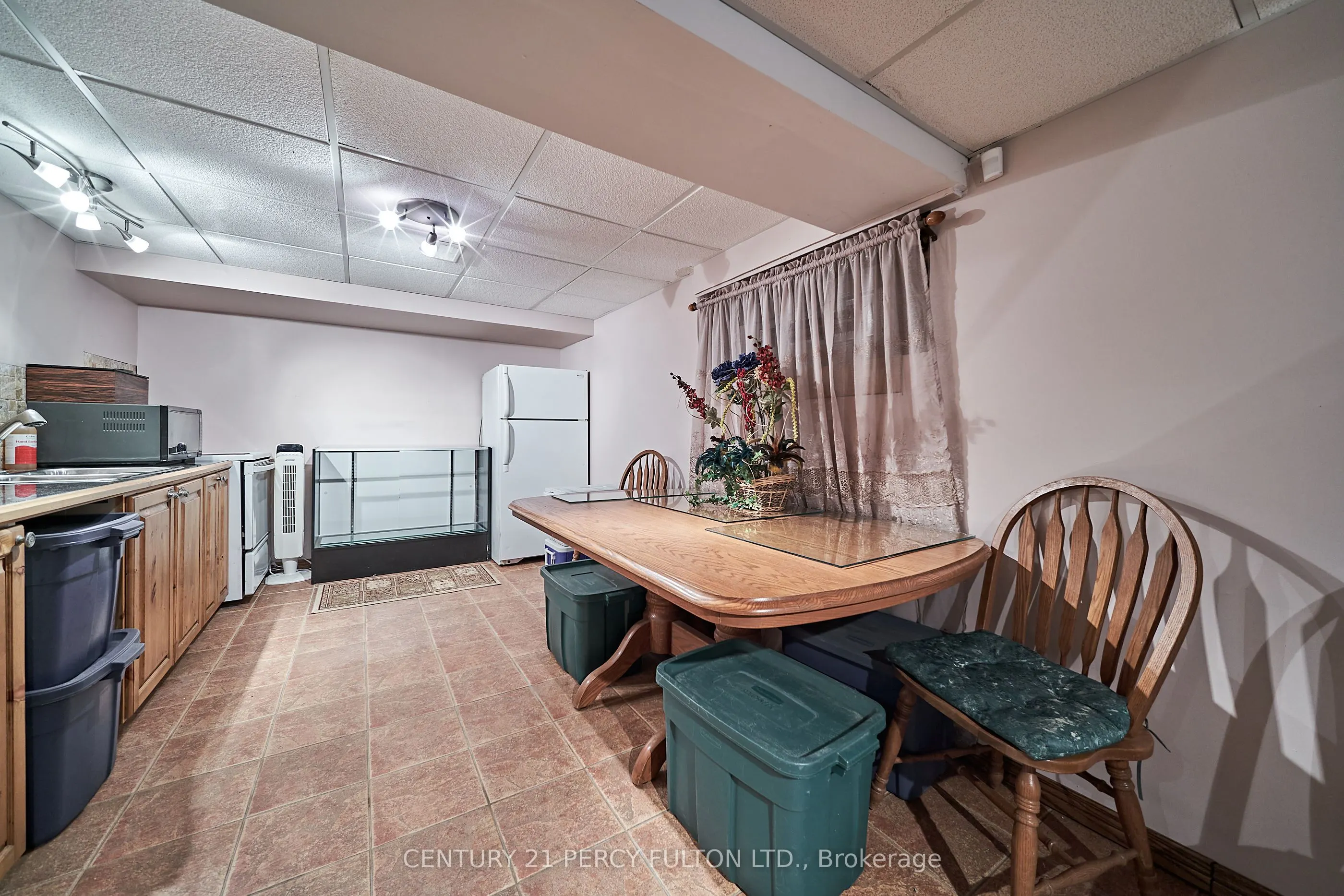 2733 Taunton Road