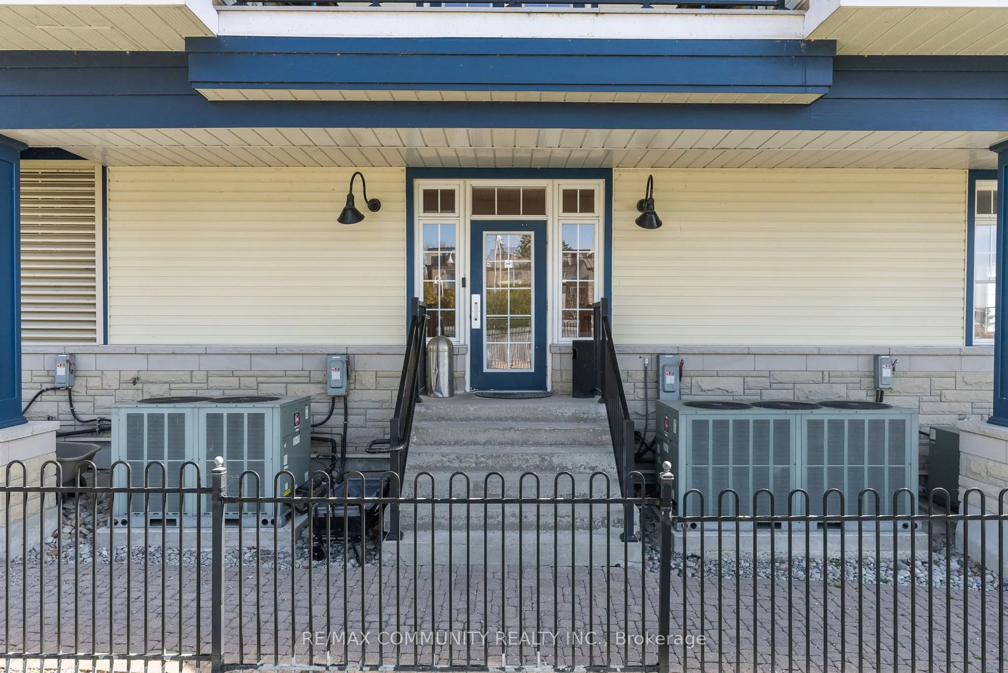 1295 Wharf Street #17