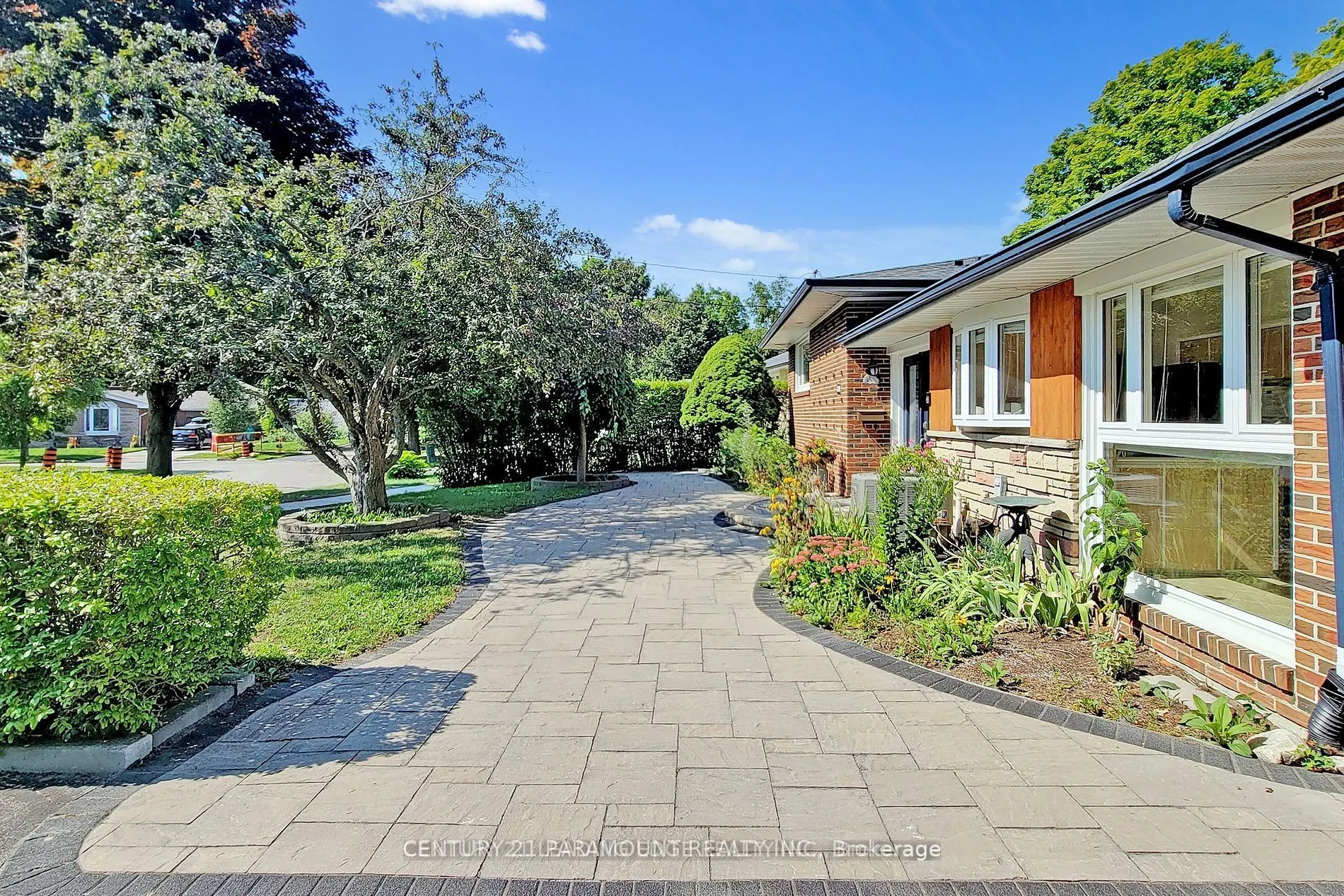 8 Waterfield Drive