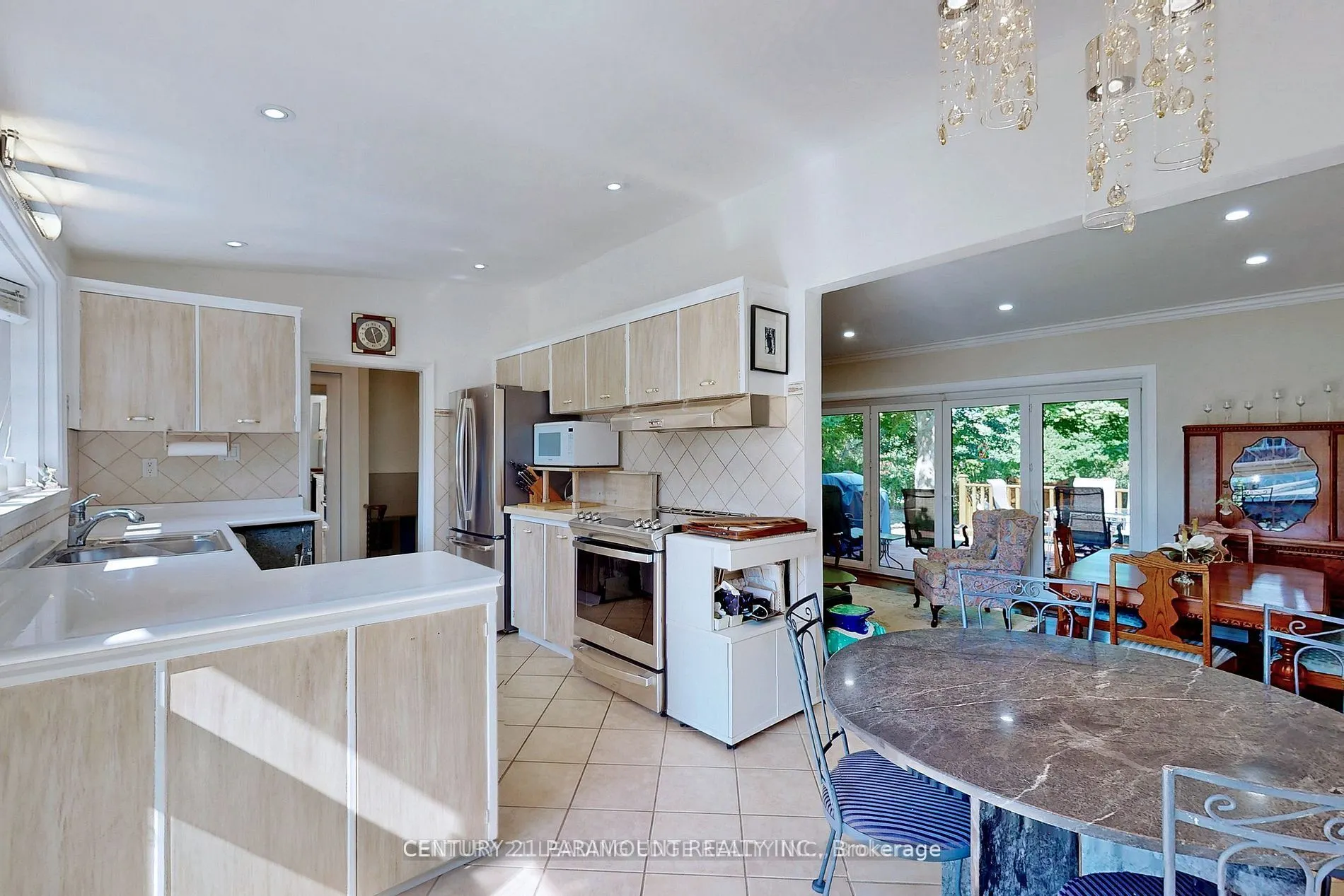 8 Waterfield Drive