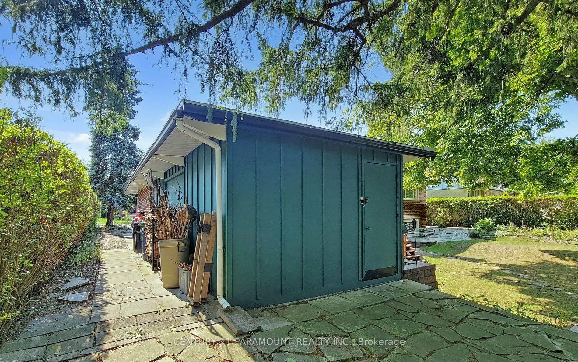 8 Waterfield Drive