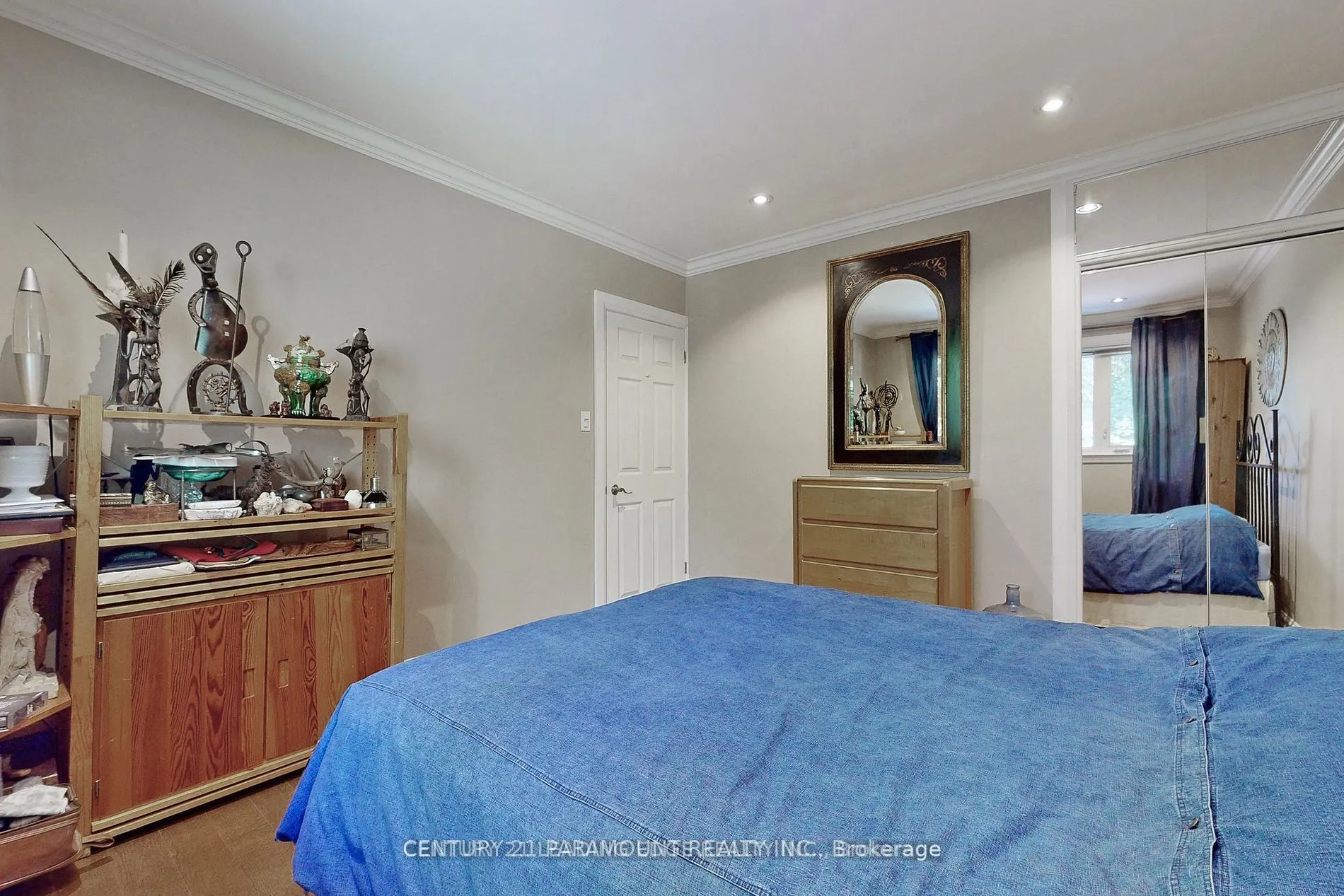 8 Waterfield Drive