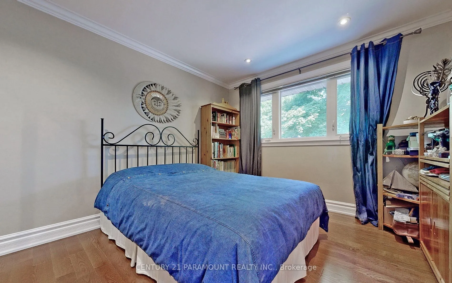 8 Waterfield Drive