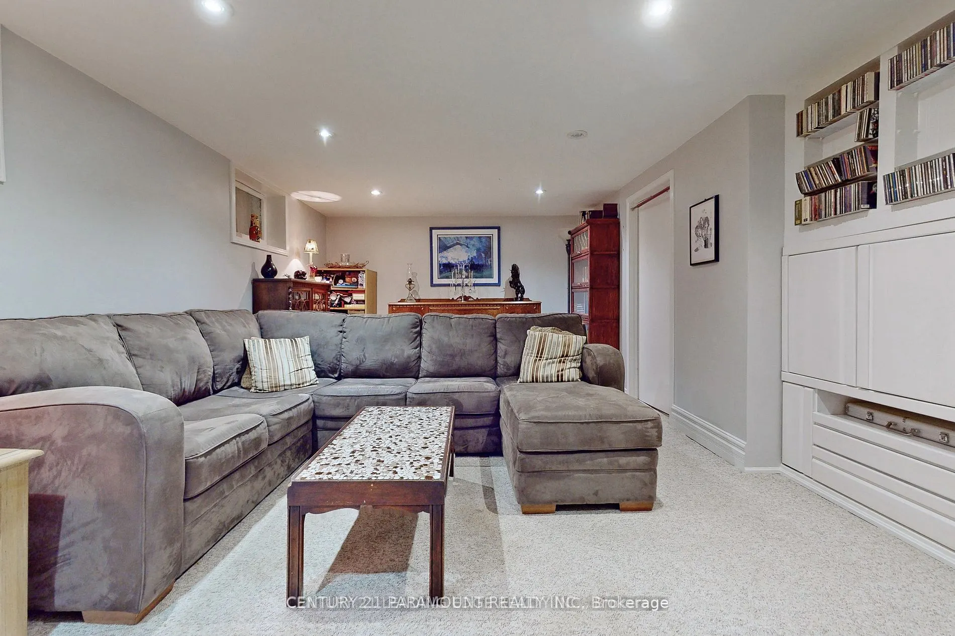 8 Waterfield Drive