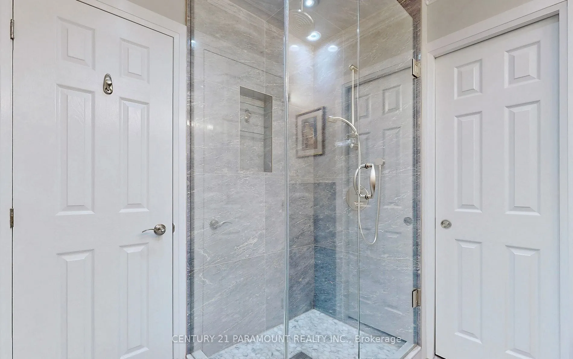 8 Waterfield Drive