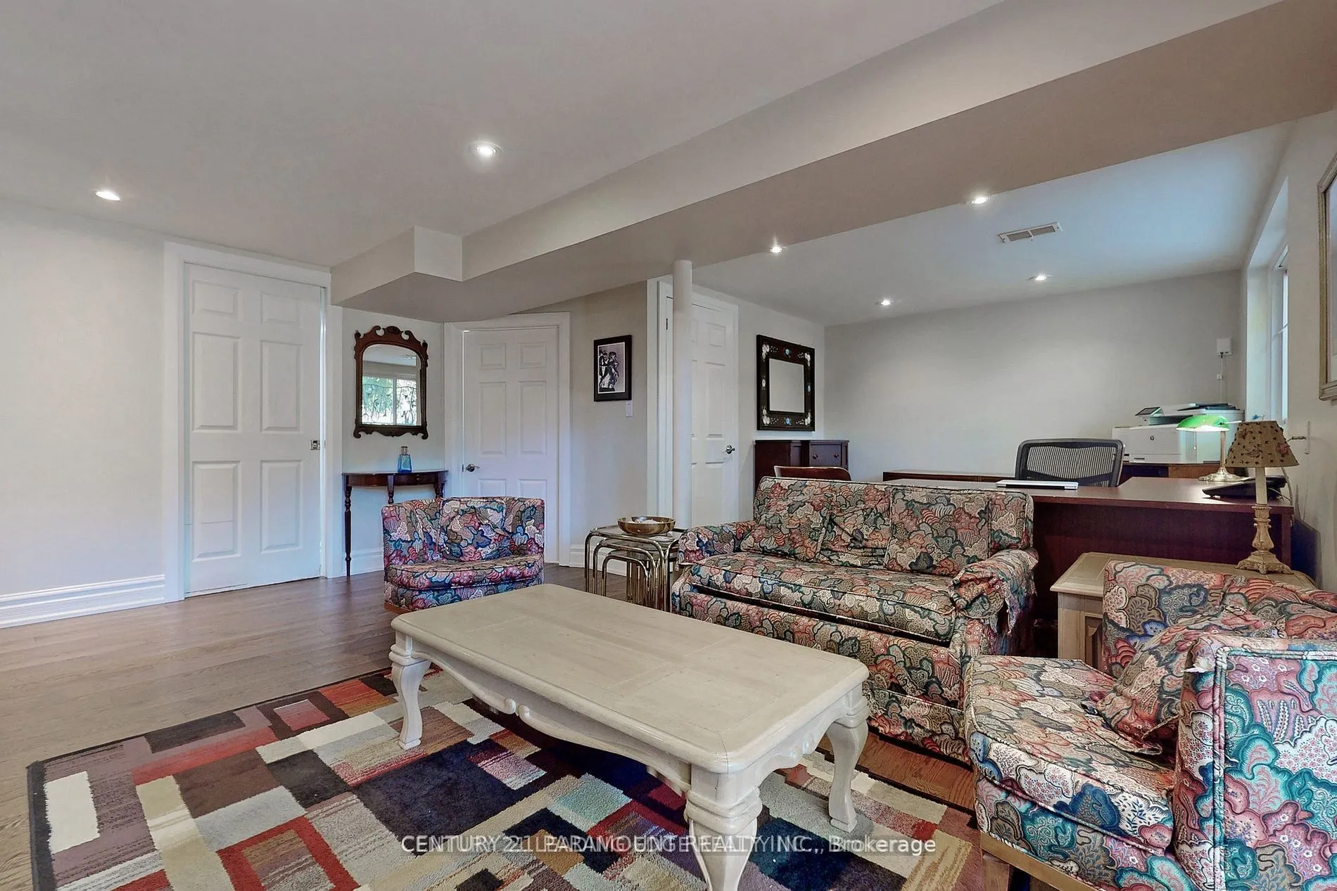 8 Waterfield Drive