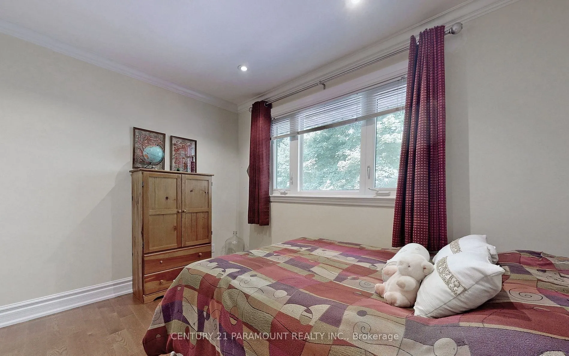 8 Waterfield Drive