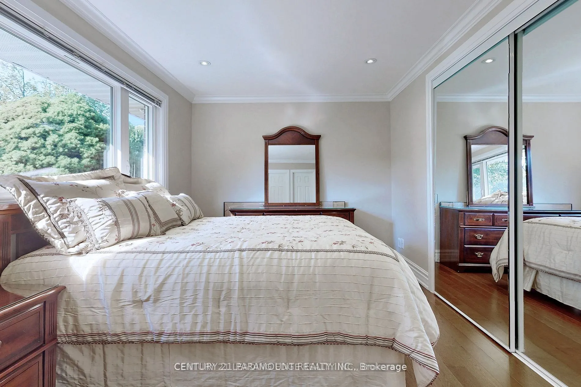 8 Waterfield Drive