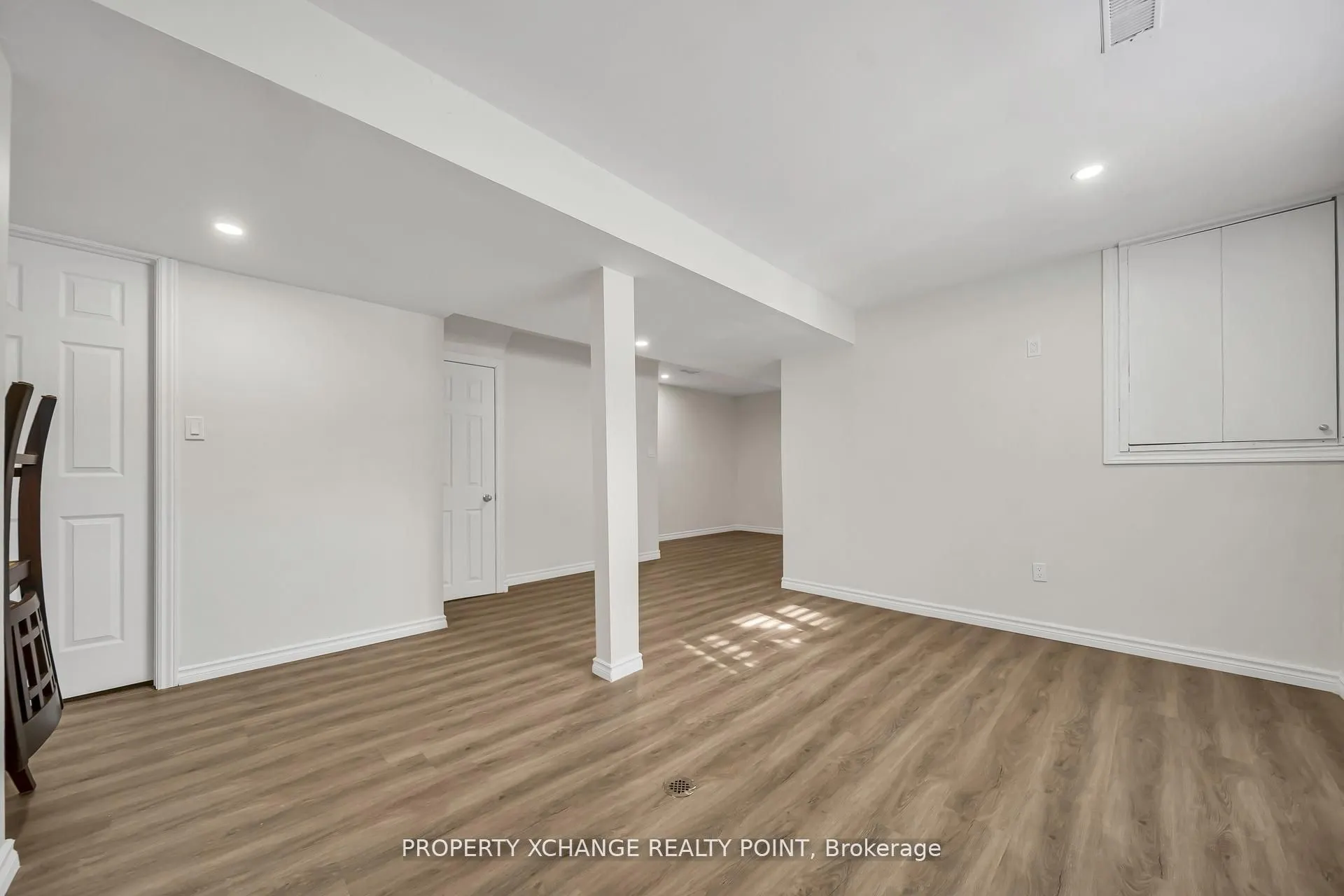12 Waverly Street S