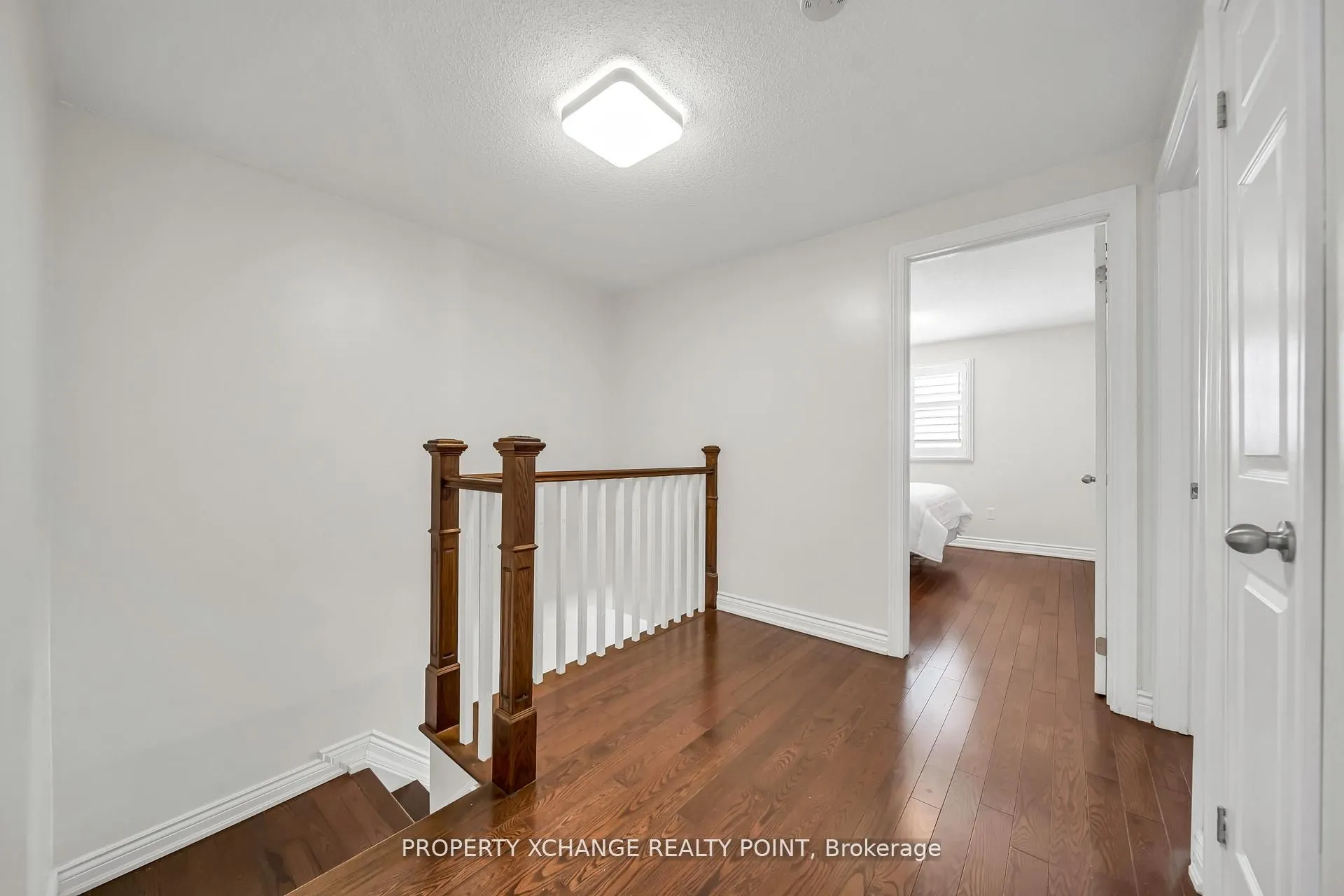 12 Waverly Street S