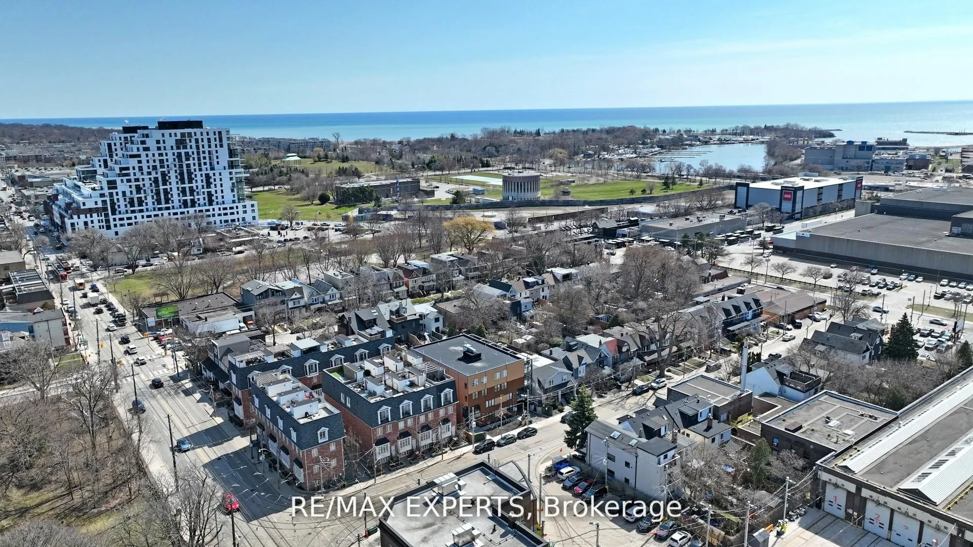 45 Connaught Avenue #104