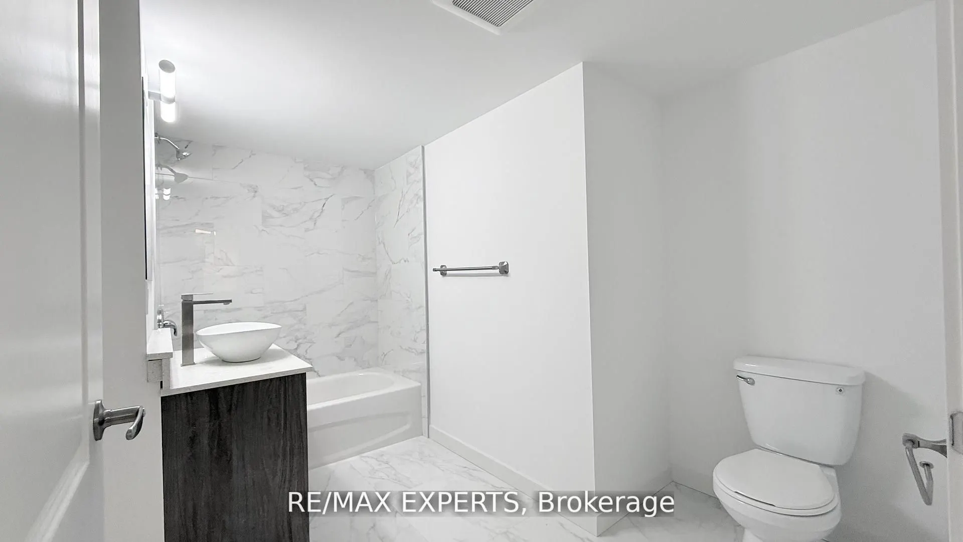 45 Connaught Avenue #302