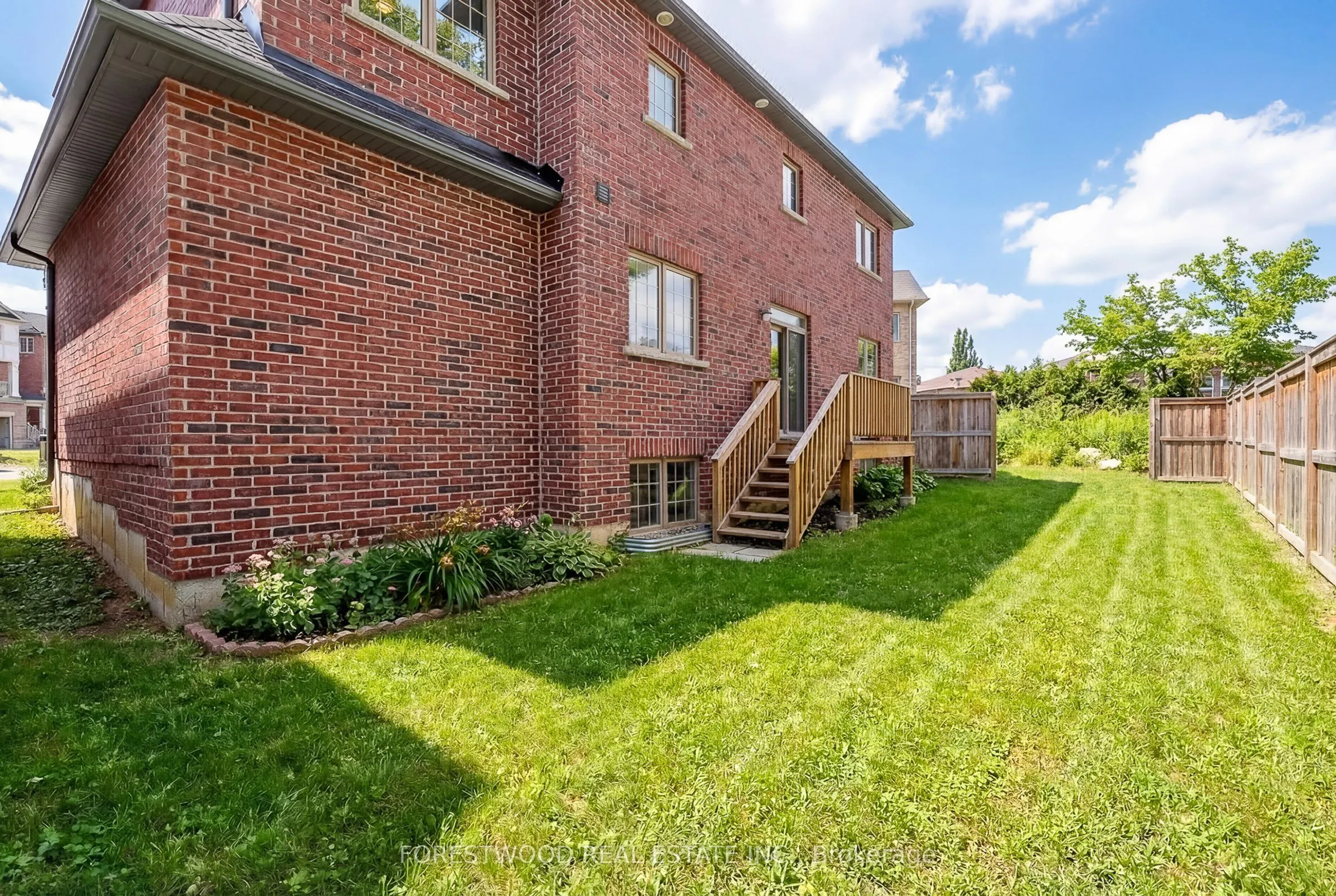 17 Deer Creek Court