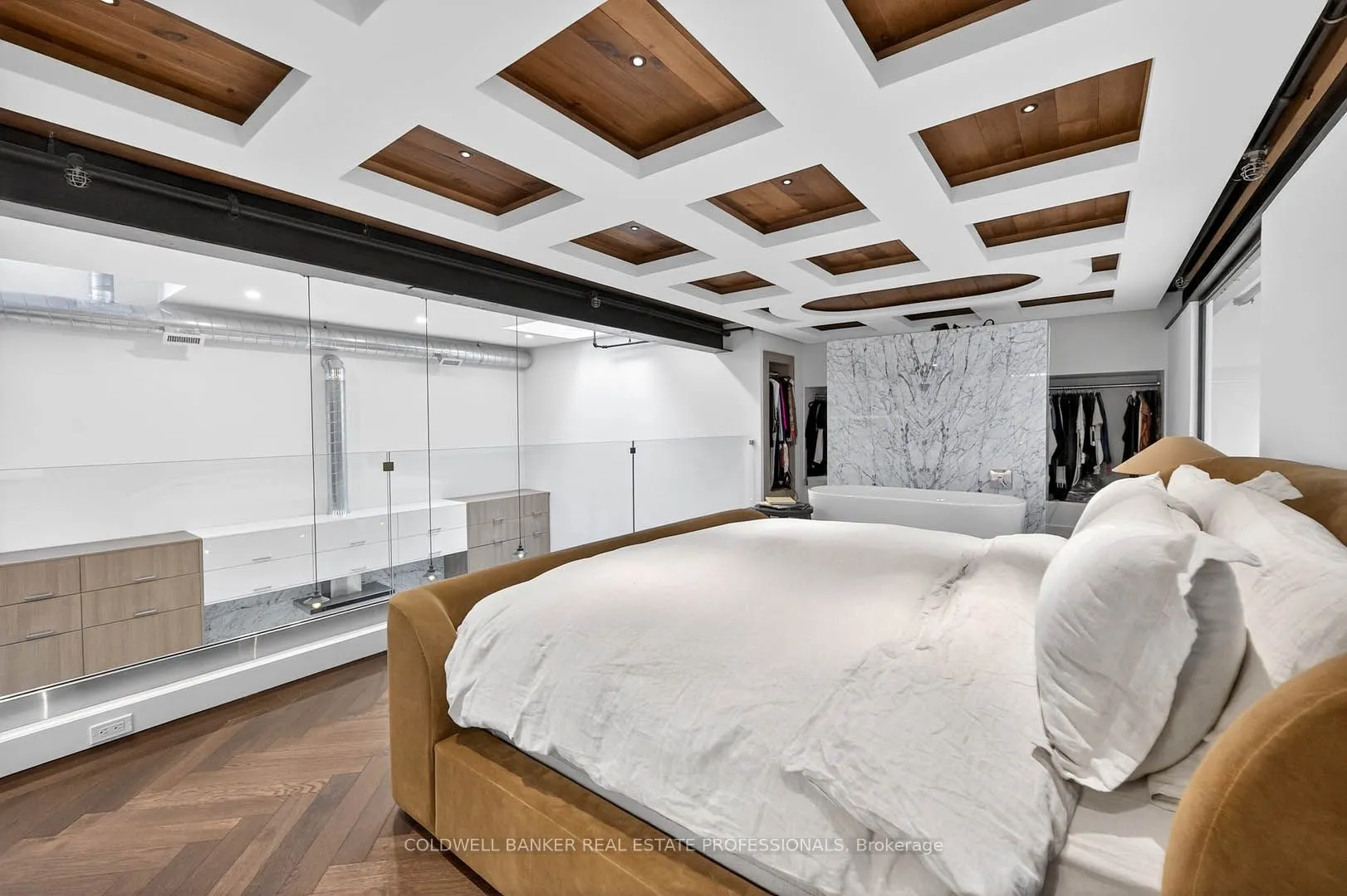 326 Carlaw Avenue #127