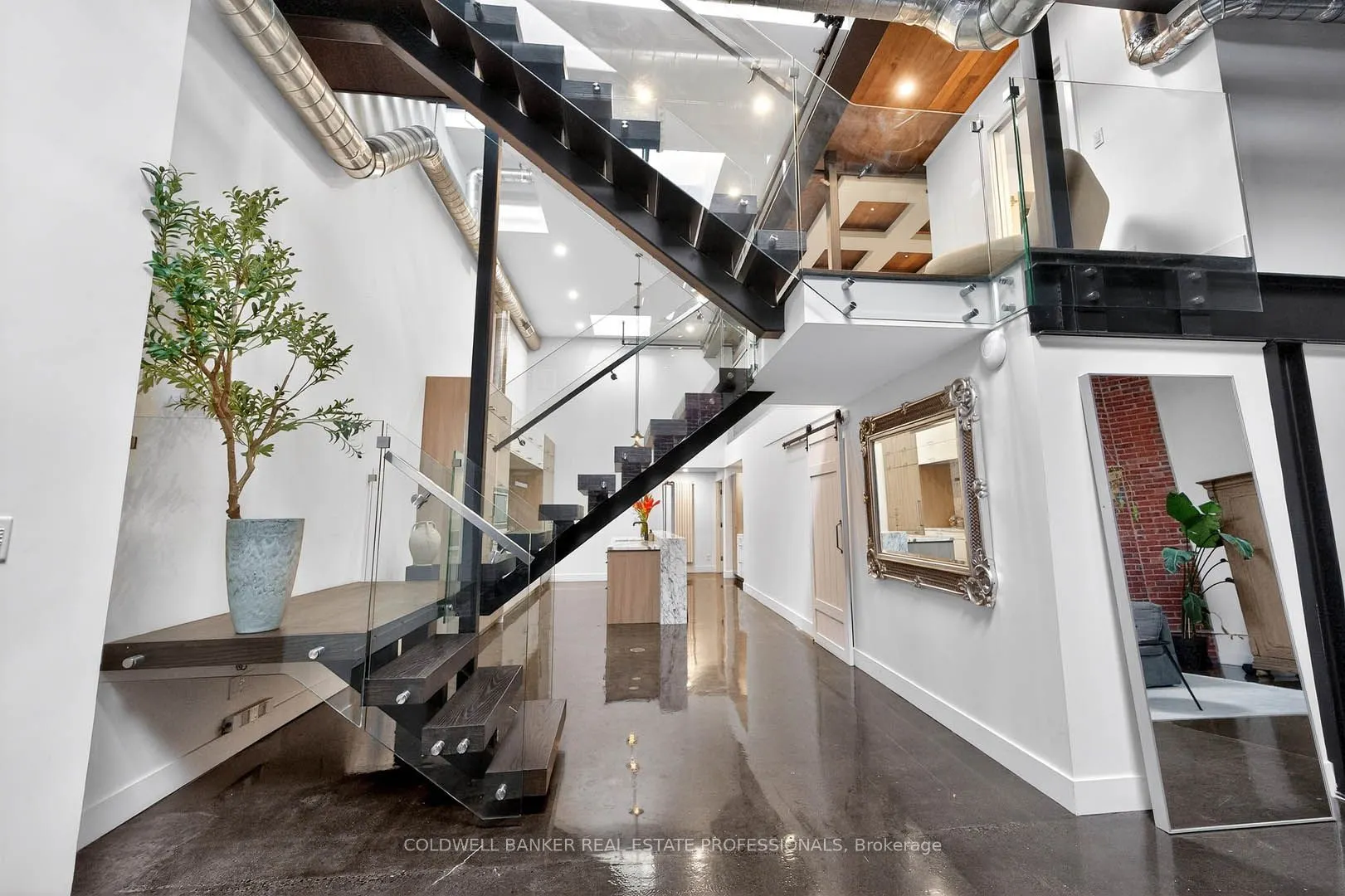326 Carlaw Avenue #127
