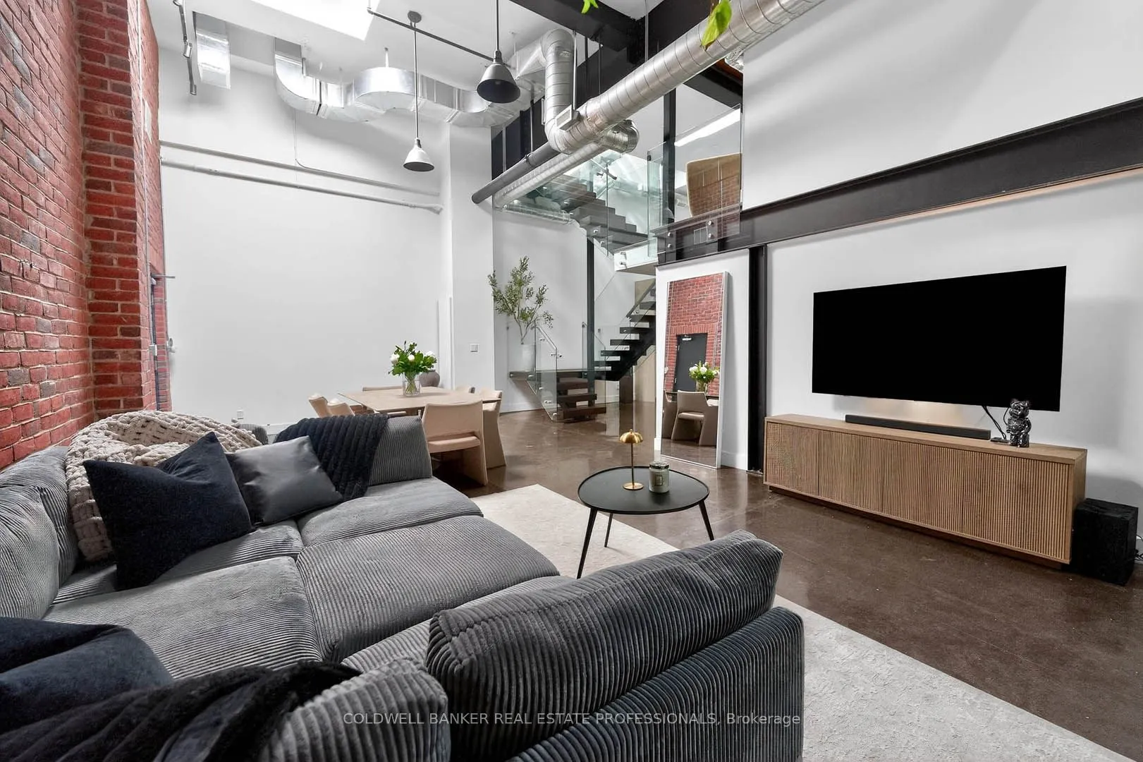 326 Carlaw Avenue #127