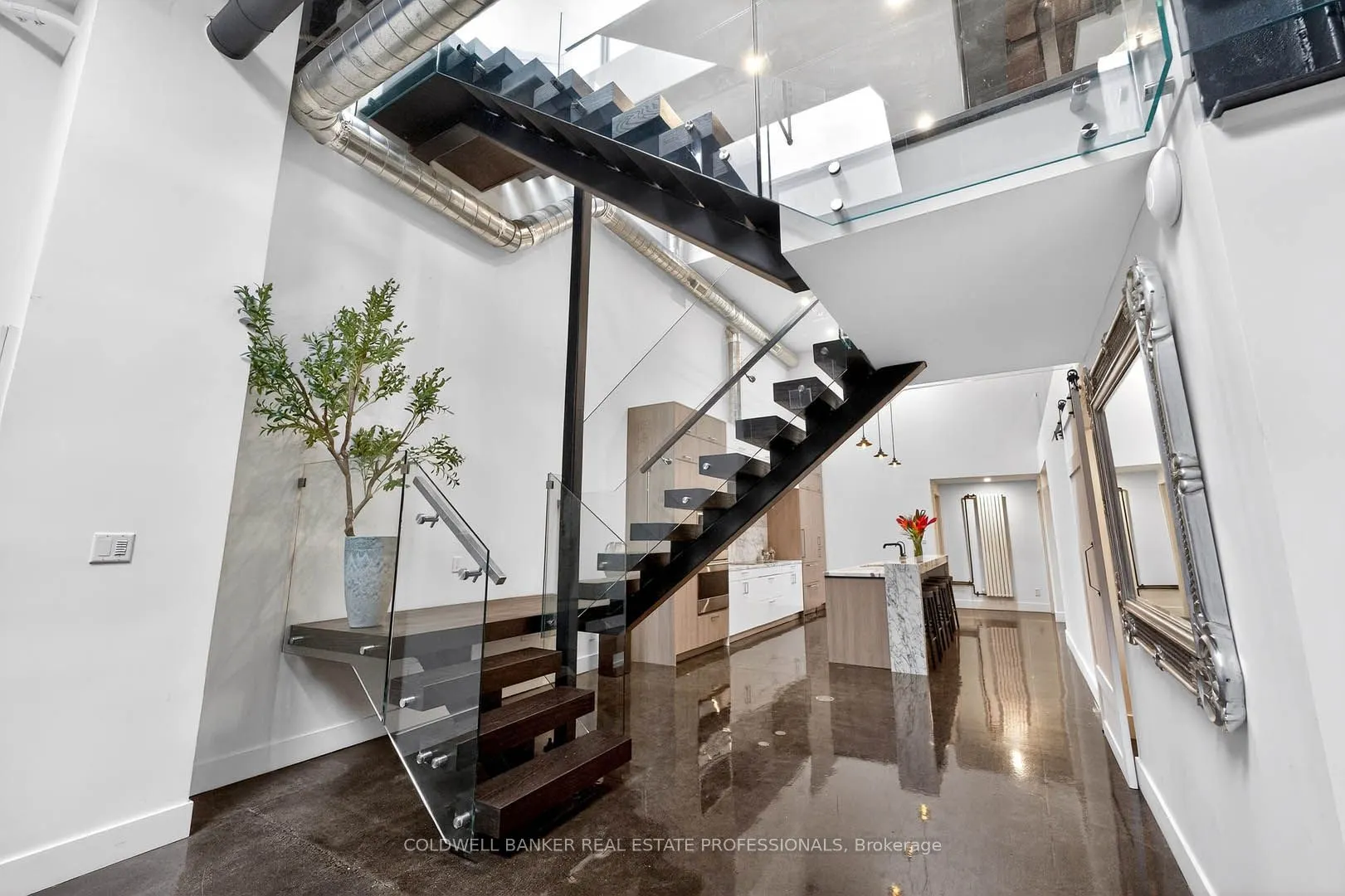 326 Carlaw Avenue #127
