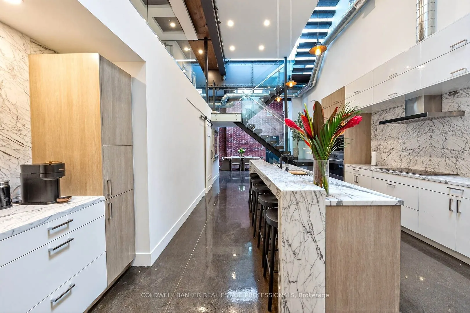 326 Carlaw Avenue #127