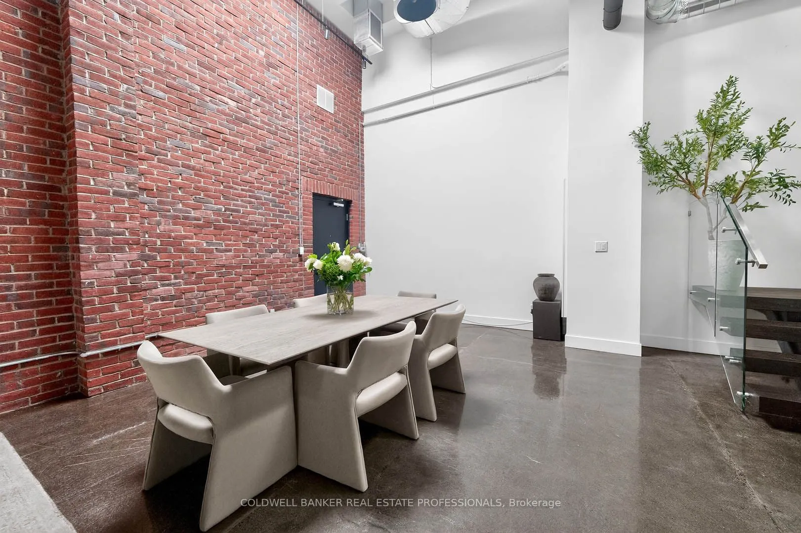 326 Carlaw Avenue #127