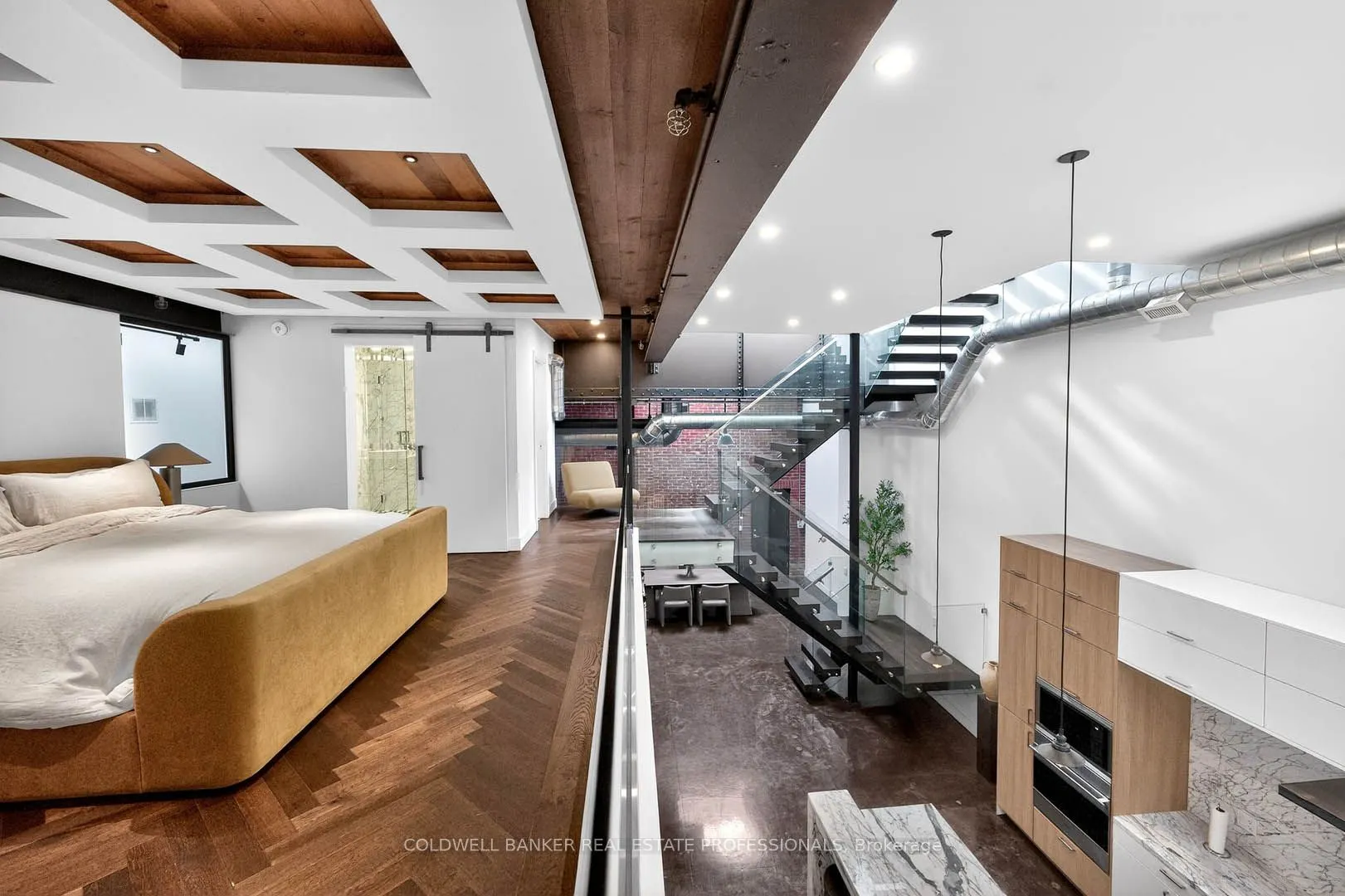 326 Carlaw Avenue #127