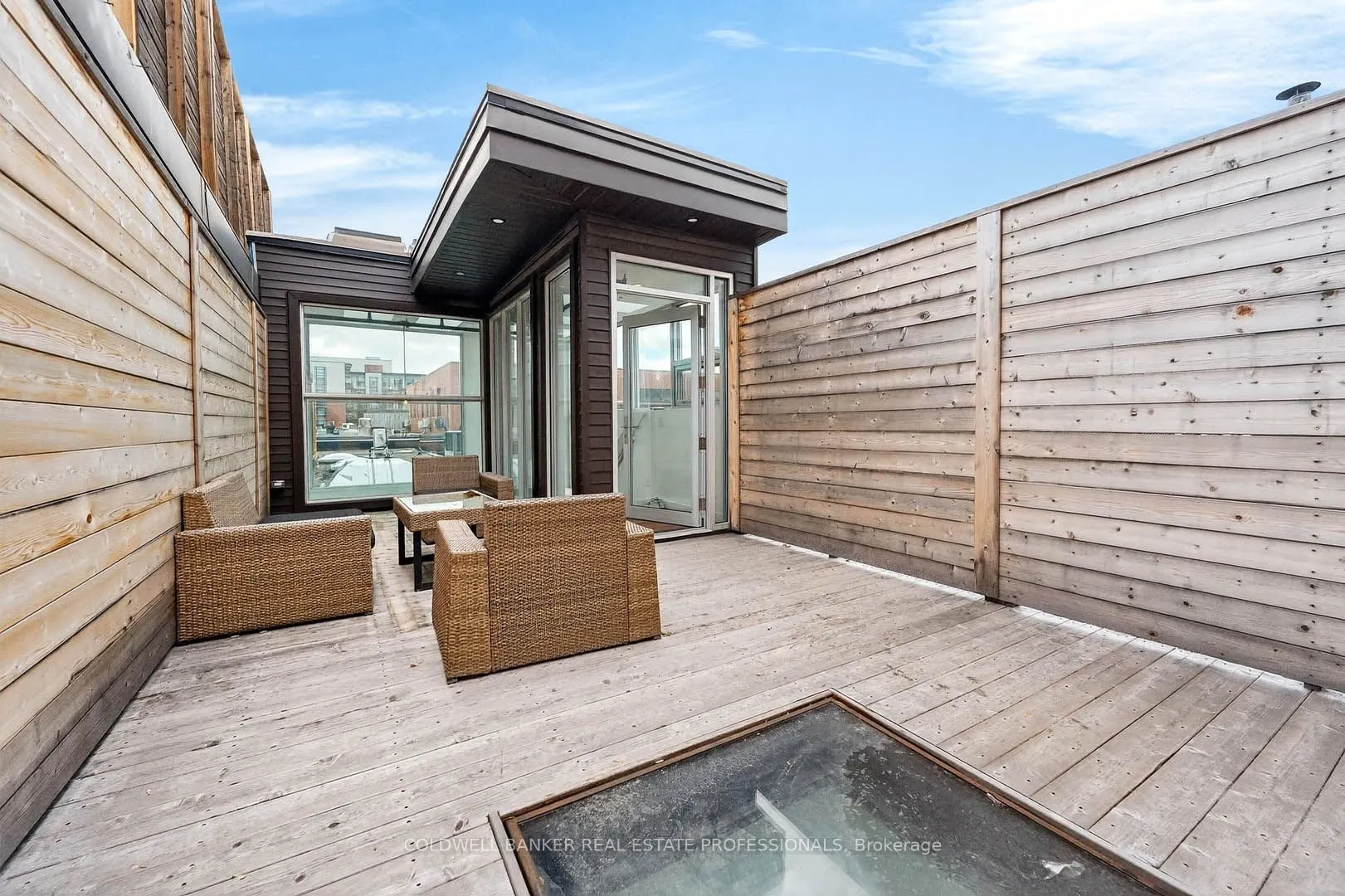 326 Carlaw Avenue #127