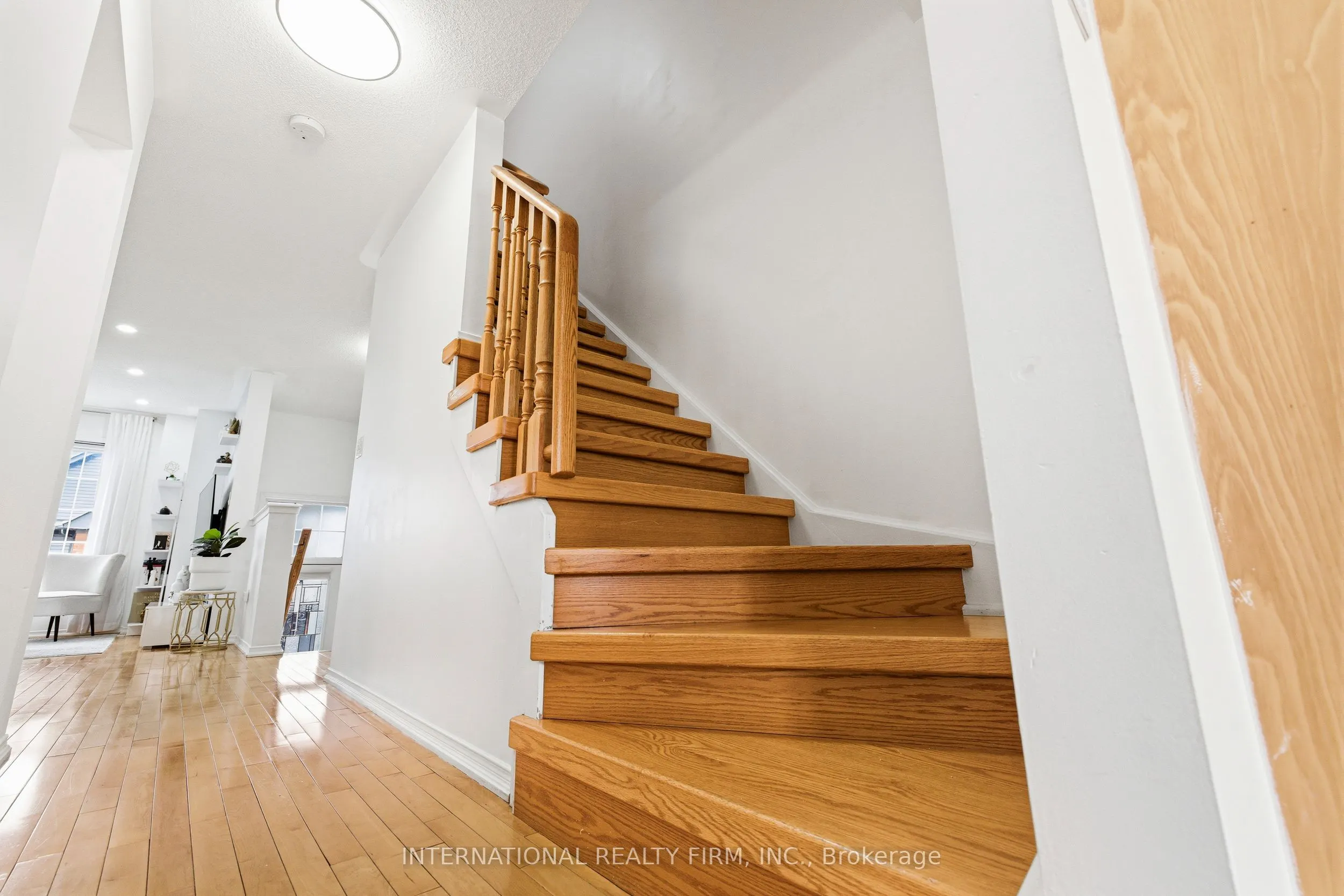 35 Ventura Lane