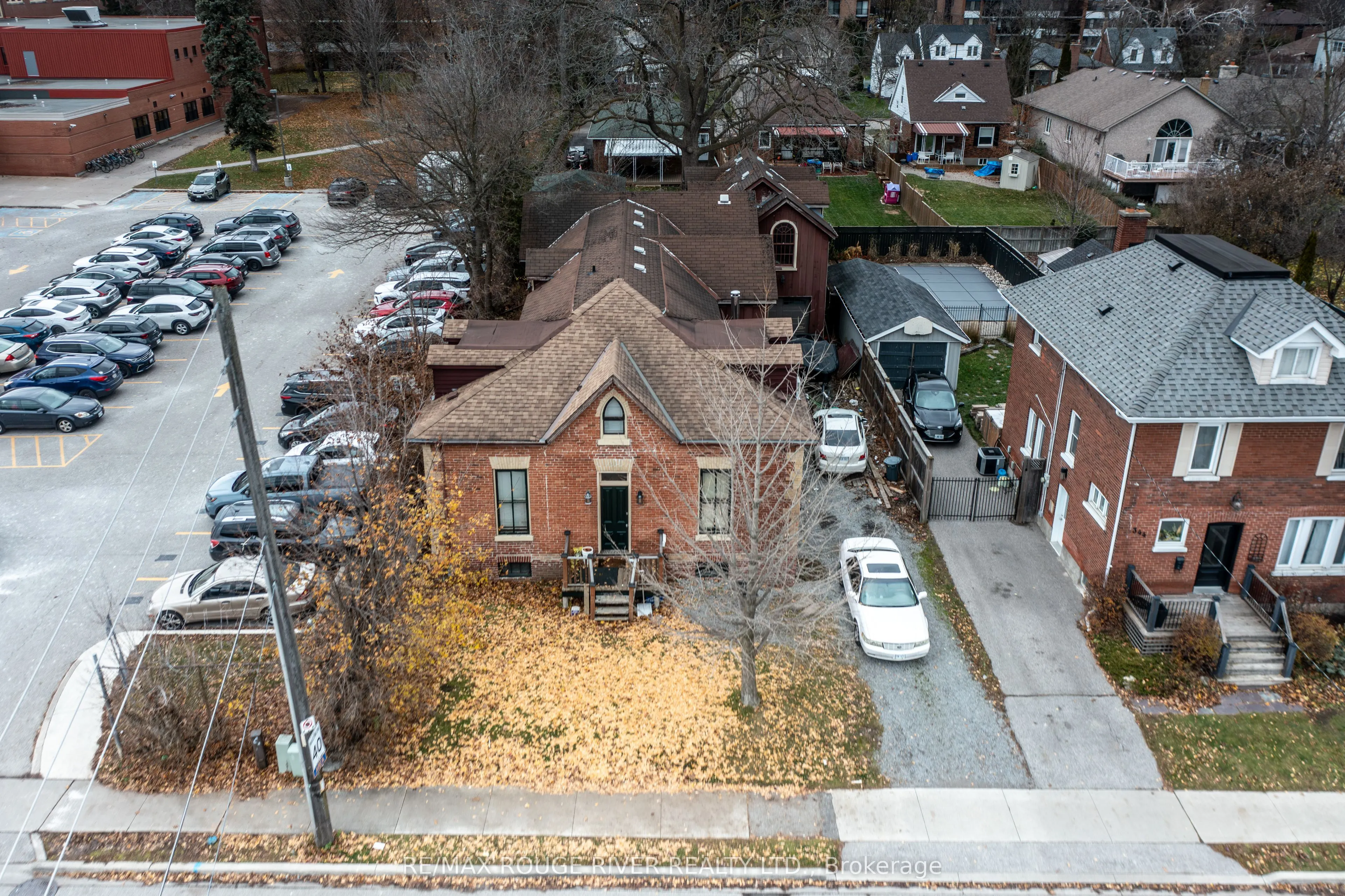 342 Mary Street N