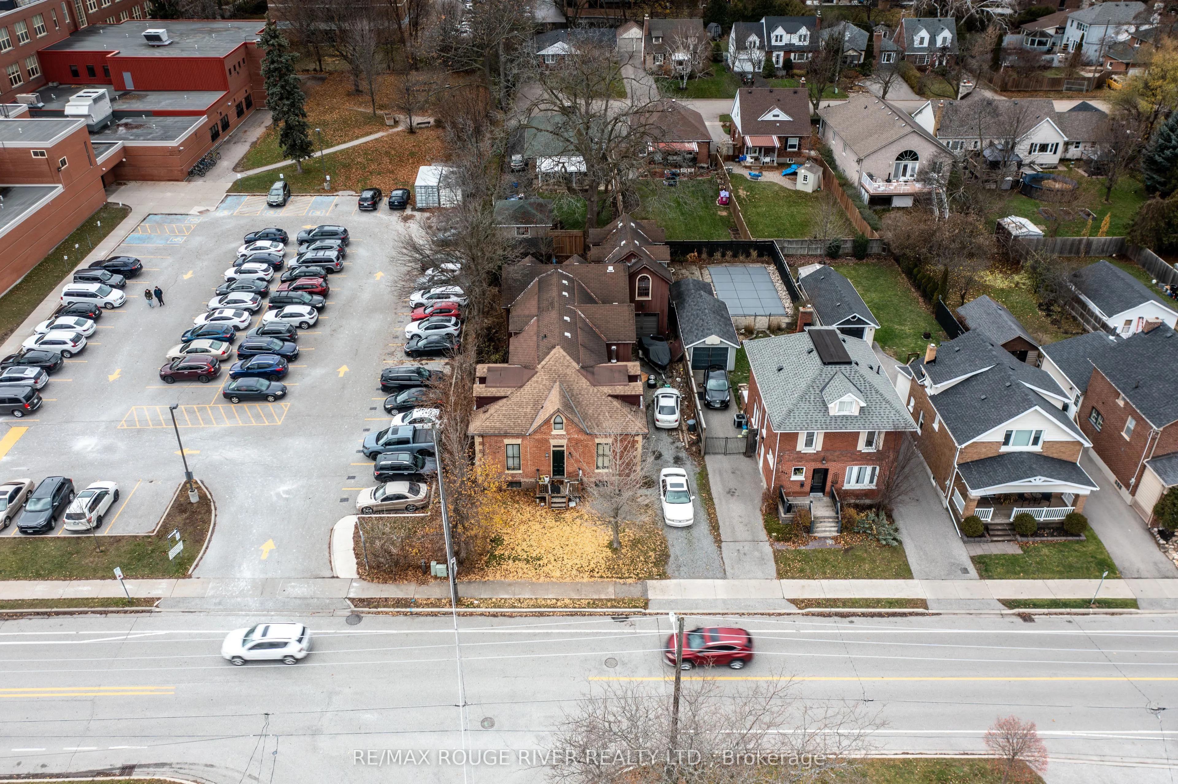 342 Mary Street N