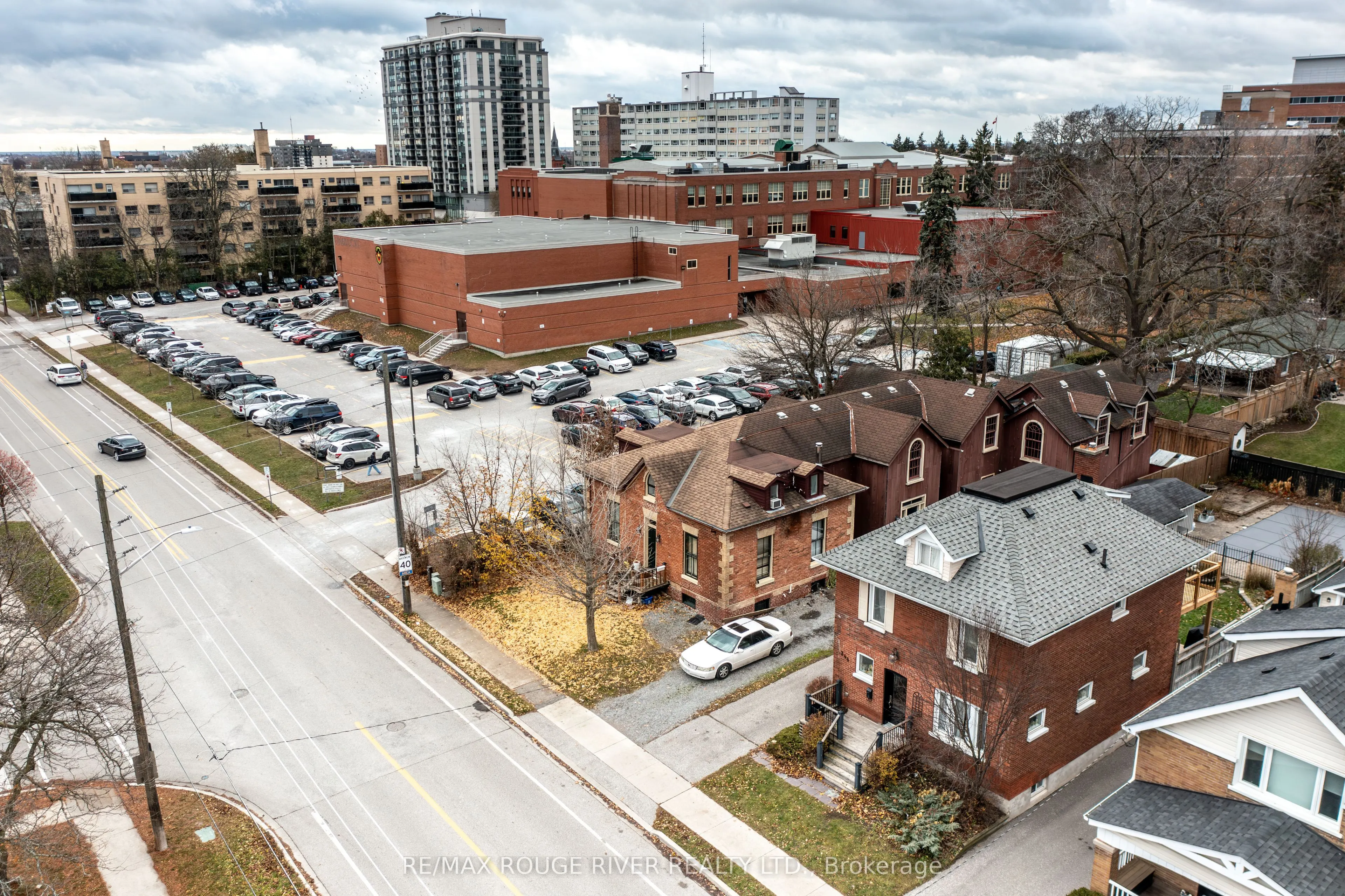 342 Mary Street N