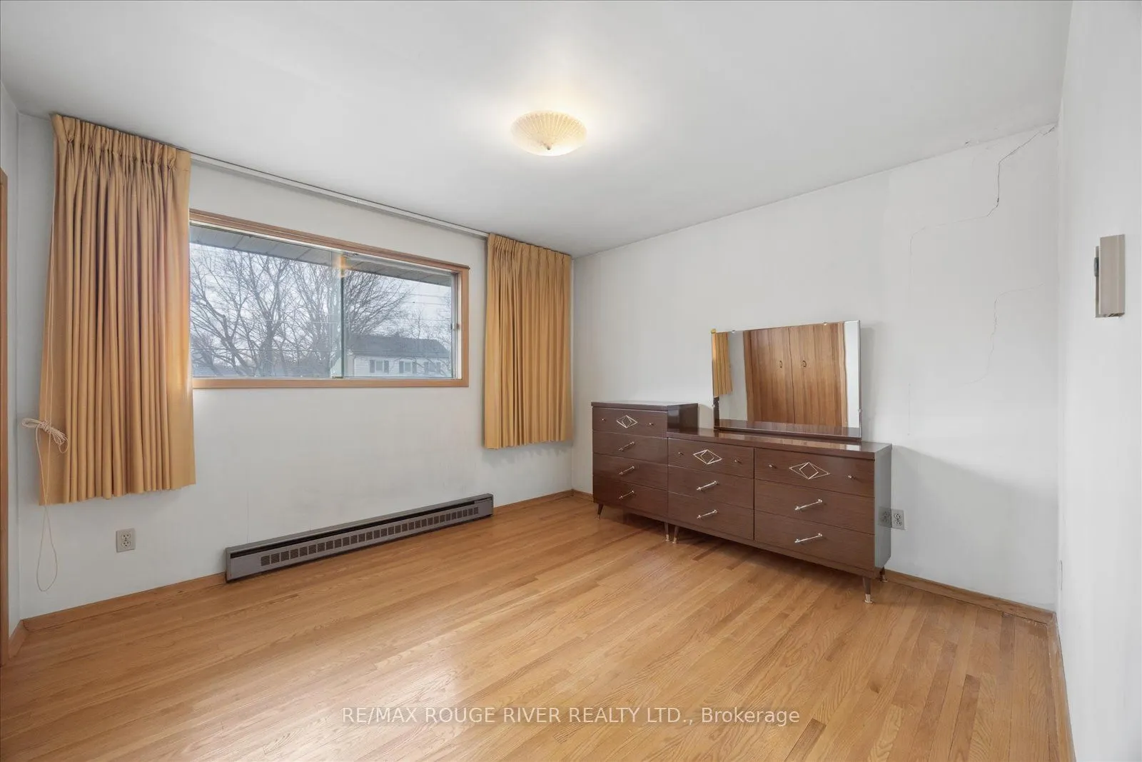 865 Regent Drive