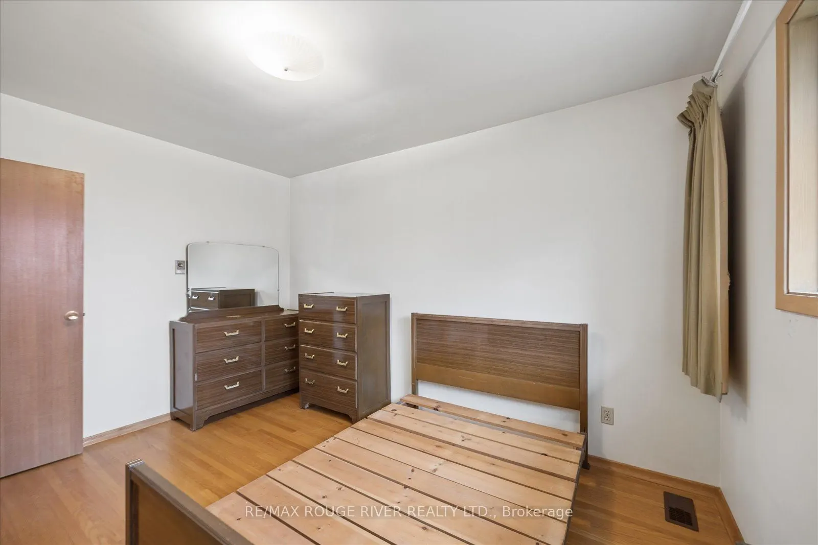 865 Regent Drive