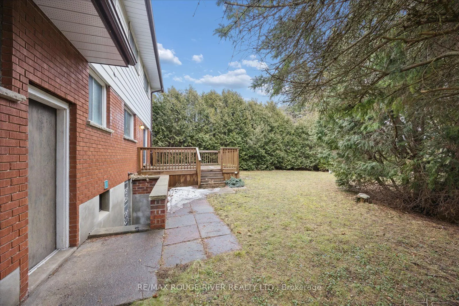 865 Regent Drive