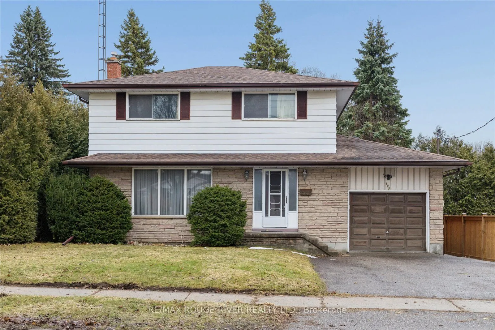 865 Regent Drive