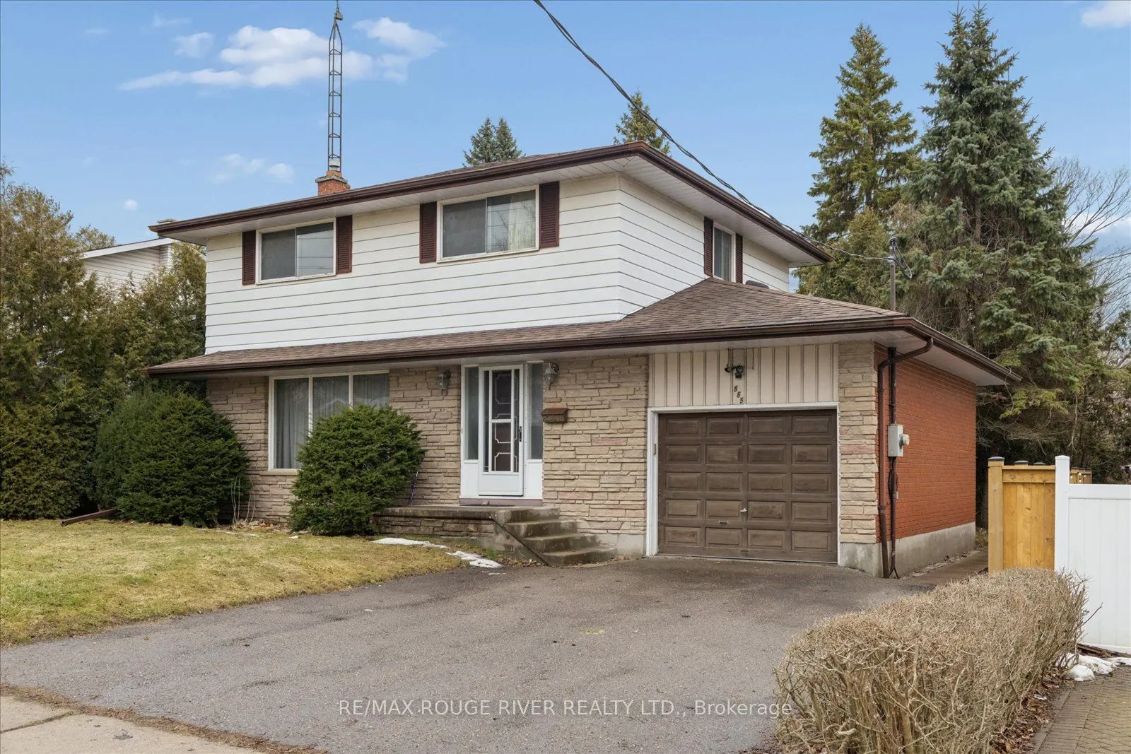 865 Regent Drive