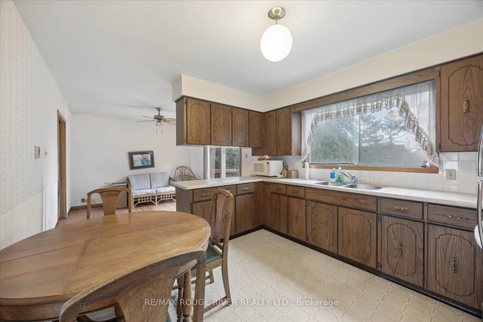865 Regent Drive