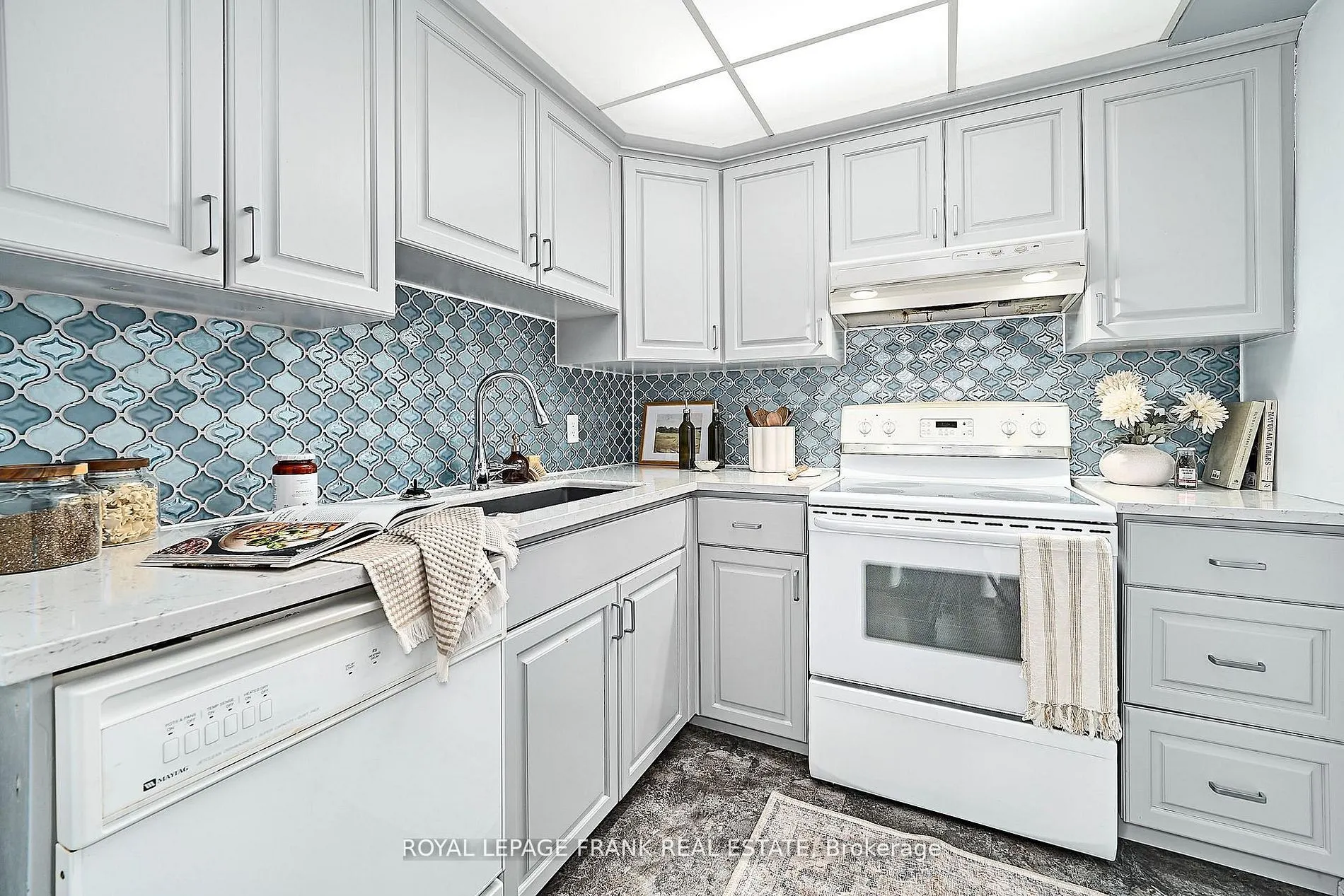 55 William Street E #505