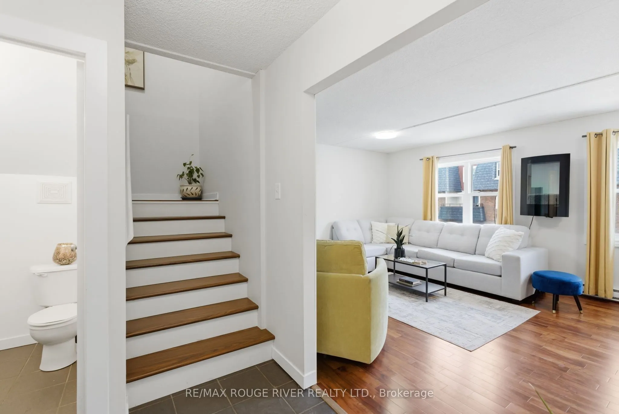 580 Mary Street E #214